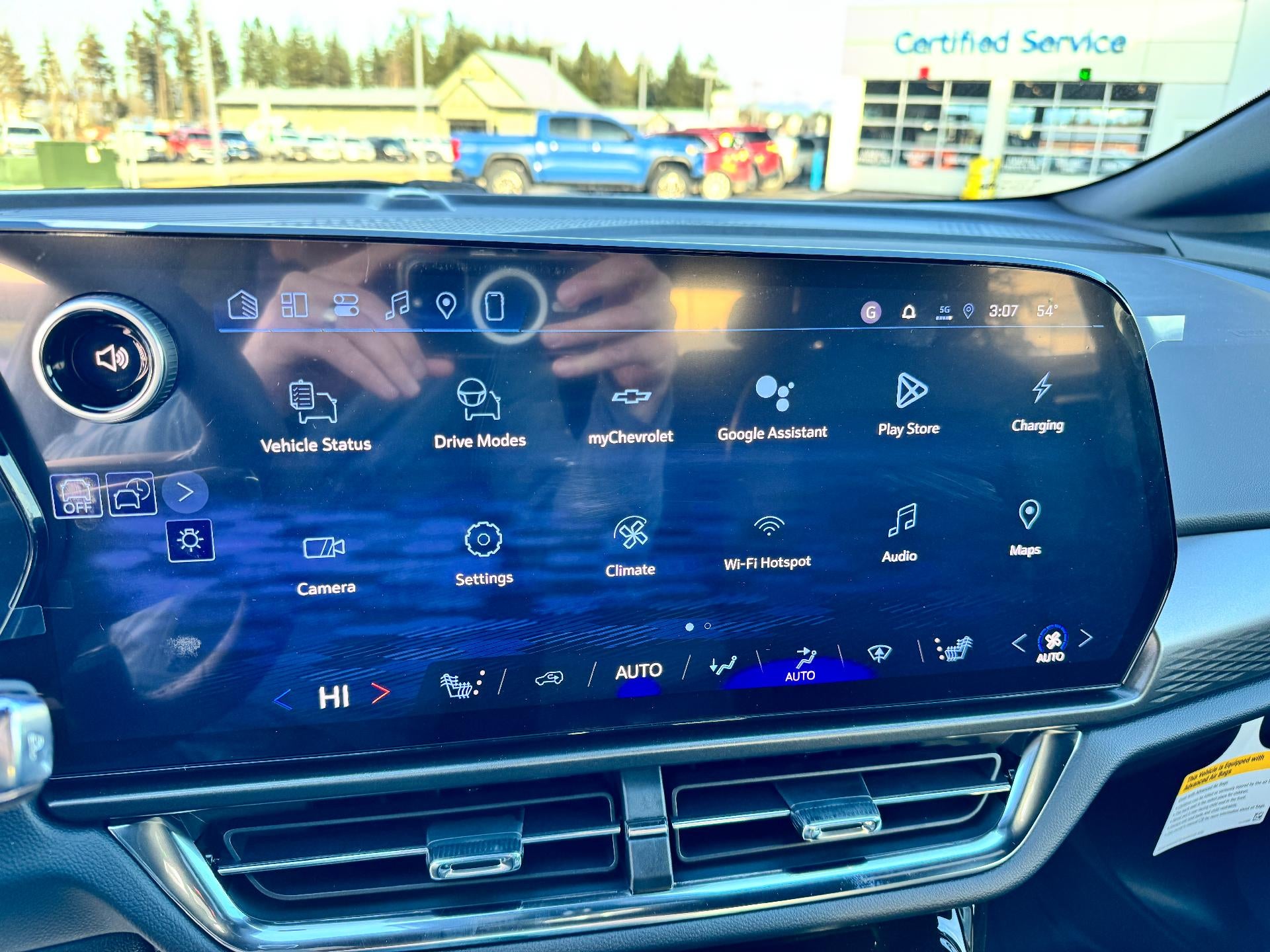 2026 Chevrolet Equinox EV LT / ALL WHEEL DRIVE / 307 MILE RANGE / BLACKOUT PCKG / HEATED SEATS