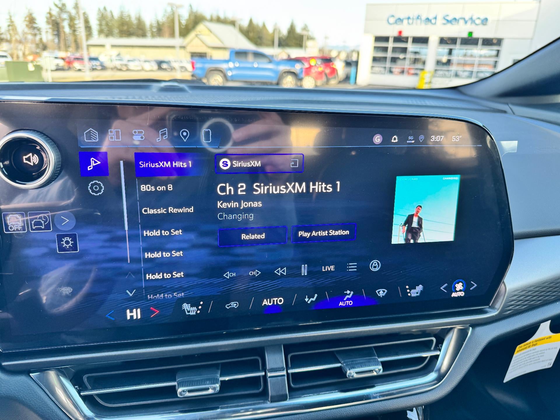 2026 Chevrolet Equinox EV LT / ALL WHEEL DRIVE / 307 MILE RANGE / BLACKOUT PCKG / HEATED SEATS