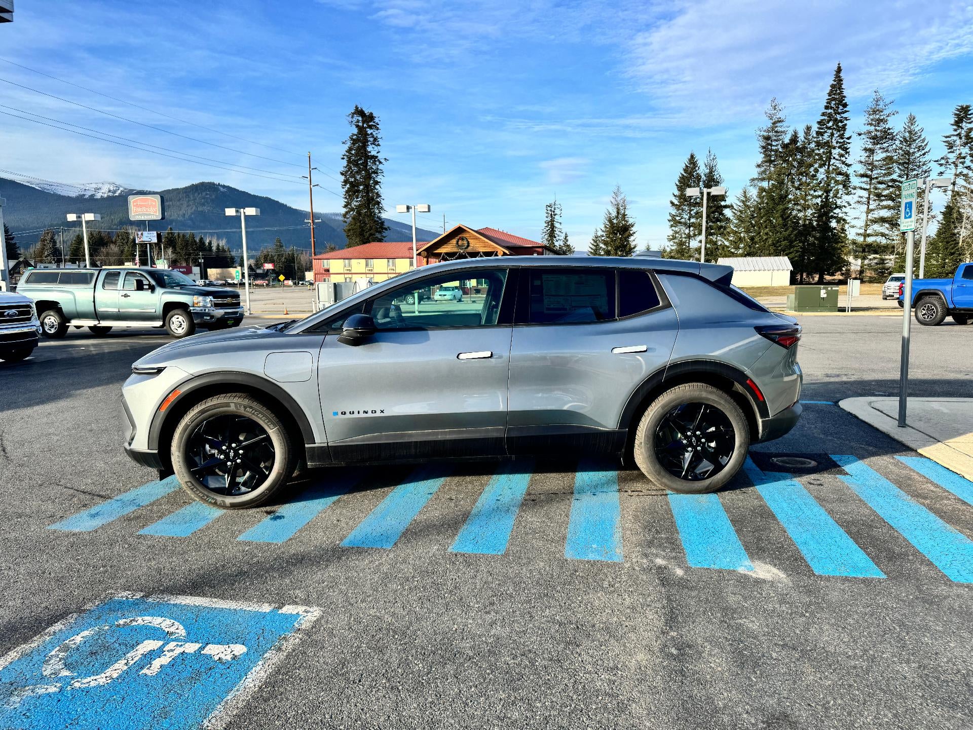 2026 Chevrolet Equinox EV LT / ALL WHEEL DRIVE / 307 MILE RANGE / BLACKOUT PCKG / HEATED SEATS