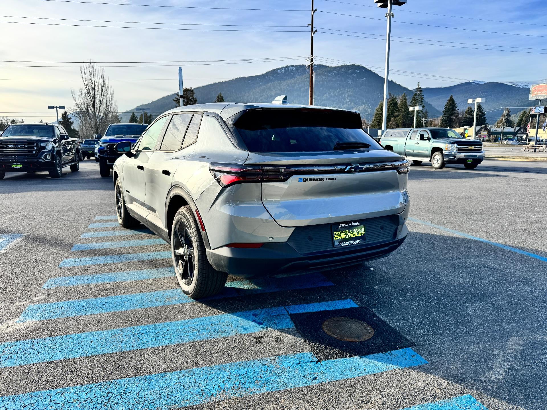 2026 Chevrolet Equinox EV LT / ALL WHEEL DRIVE / 307 MILE RANGE / BLACKOUT PCKG / HEATED SEATS
