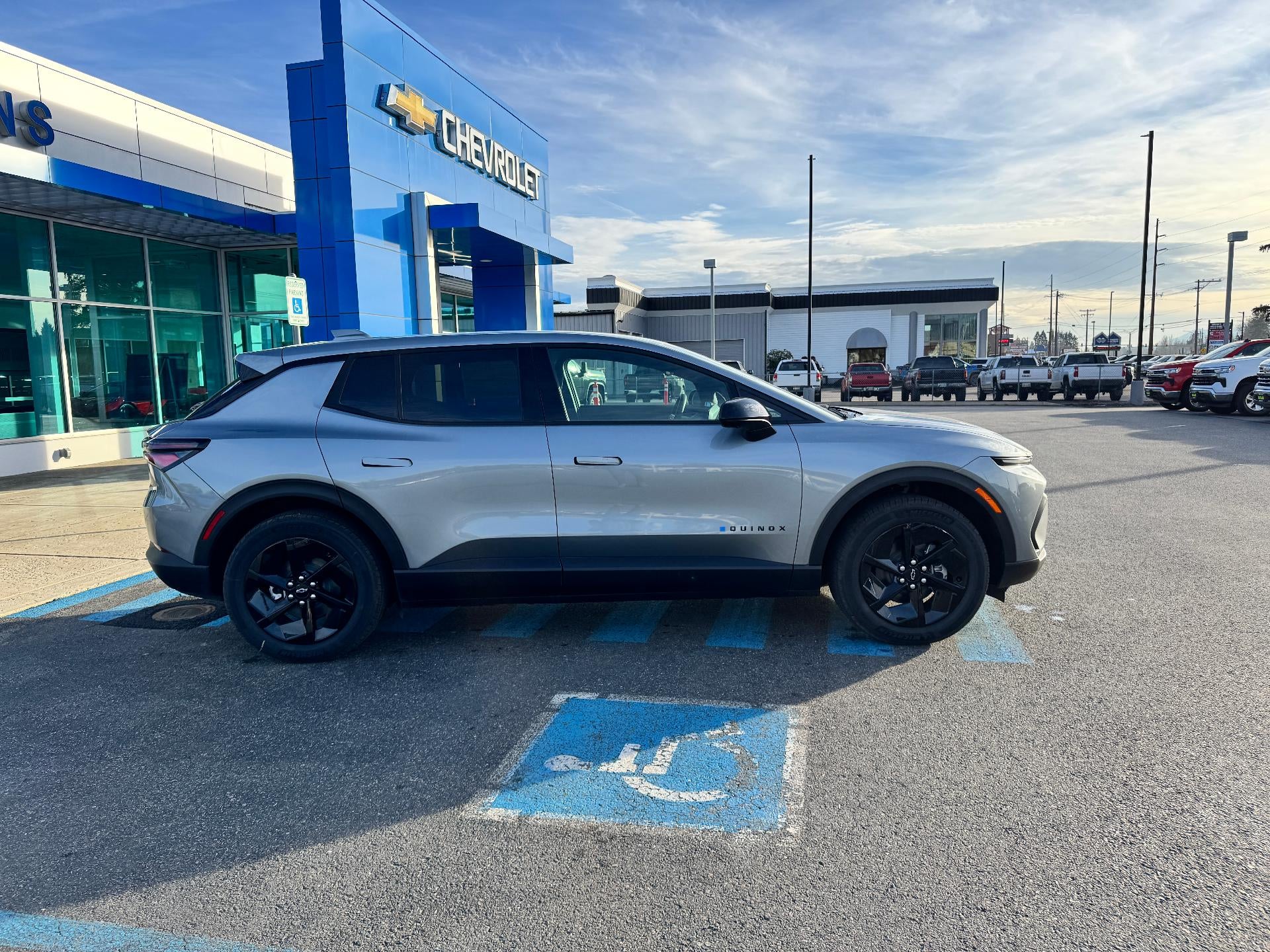 2026 Chevrolet Equinox EV LT / ALL WHEEL DRIVE / 307 MILE RANGE / BLACKOUT PCKG / HEATED SEATS