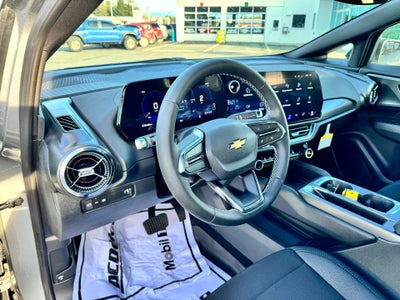 2026 Chevrolet Equinox EV LT / ALL WHEEL DRIVE / 307 MILE RANGE / BLACKOUT PCKG / HEATED SEATS