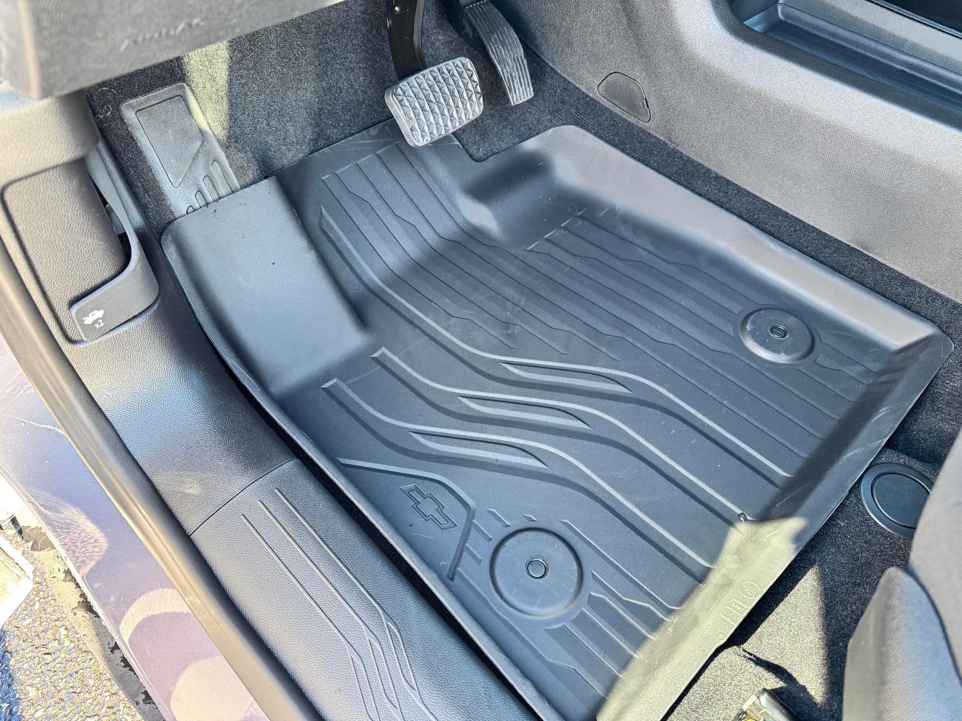 2026 Chevrolet Equinox EV LT / ALL WHEEL DRIVE / 307 MILE RANGE / BLACKOUT PCKG / HEATED SEATS