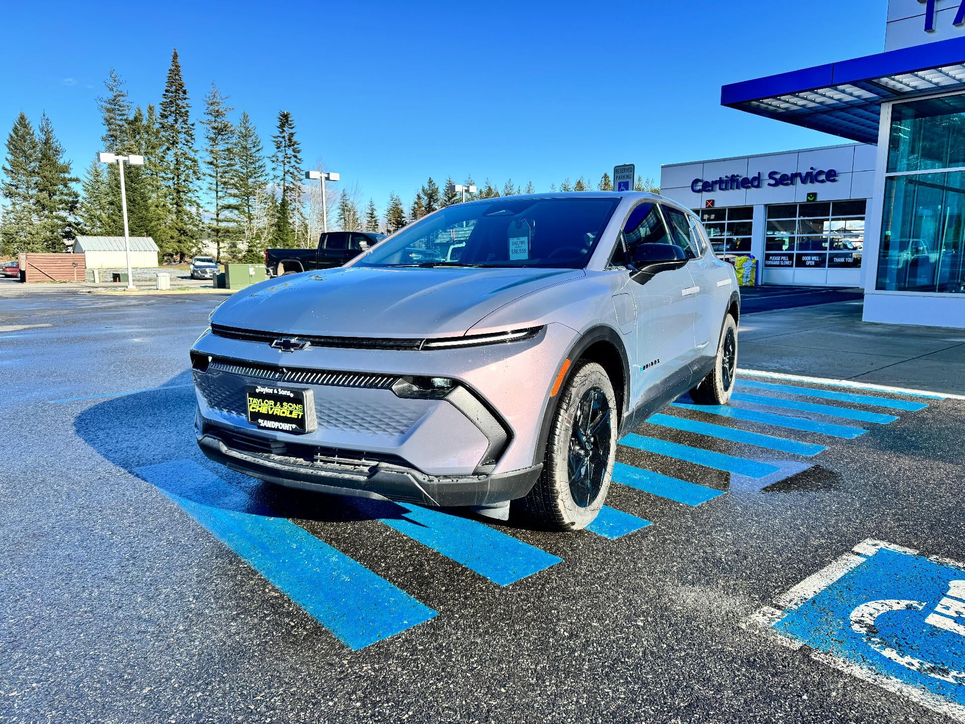 2026 Chevrolet Equinox EV LT / ALL WHEEL DRIVE / 307 MILE RANGE / BLACKOUT PCKG / HEATED SEATS