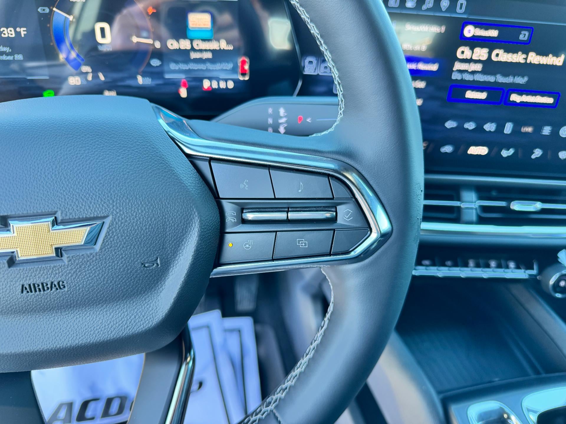 2026 Chevrolet Equinox EV LT / ALL WHEEL DRIVE / 307 MILE RANGE / BLACKOUT PCKG / HEATED SEATS