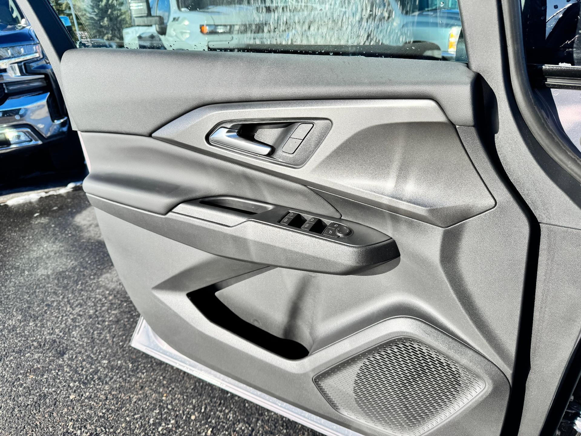 2026 Chevrolet Equinox EV LT / ALL WHEEL DRIVE / 307 MILE RANGE / BLACKOUT PCKG / HEATED SEATS