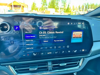 2026 Chevrolet Equinox EV LT / ALL WHEEL DRIVE / 307 MILE RANGE / BLACKOUT PCKG / HEATED SEATS