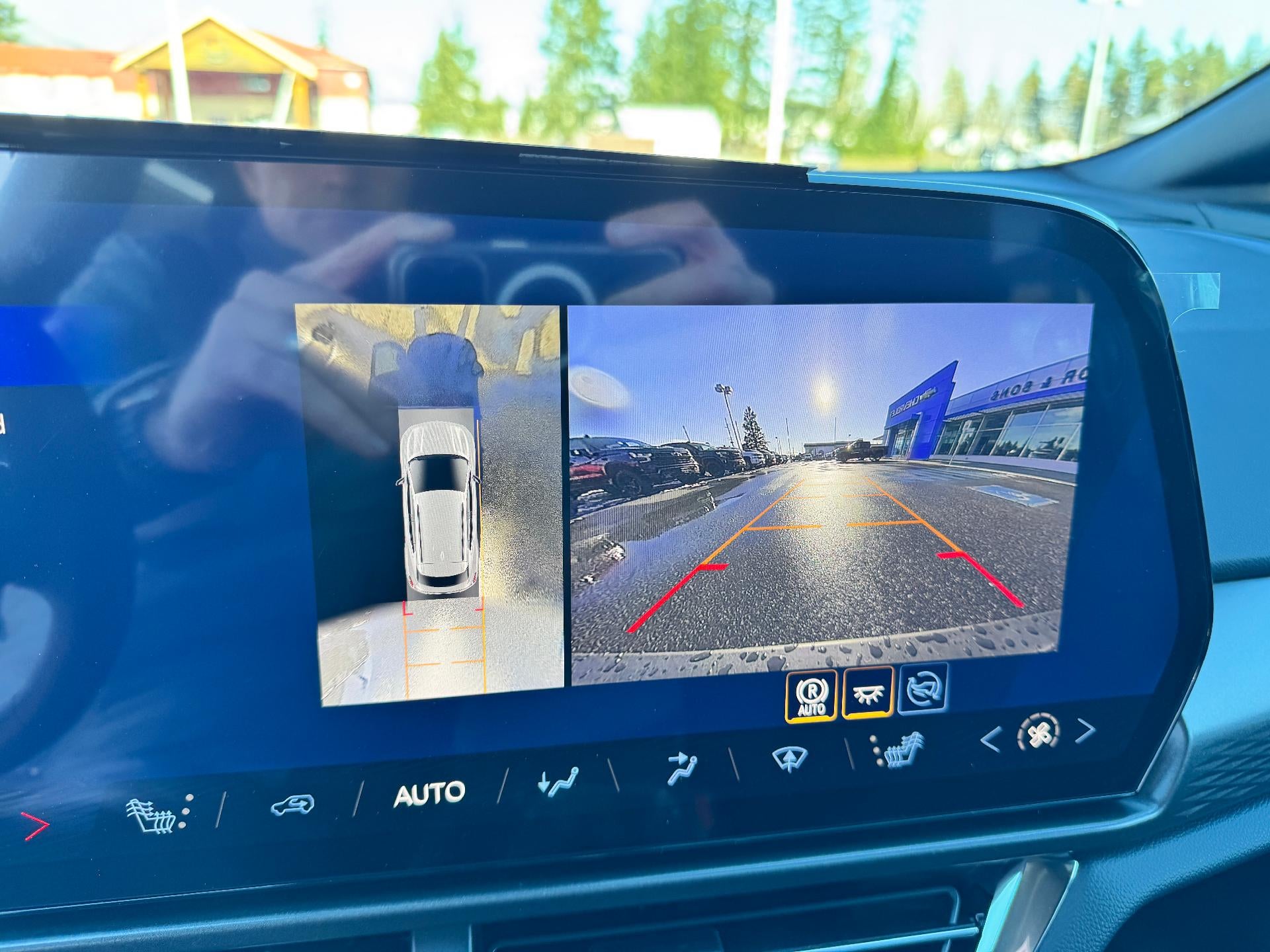 2026 Chevrolet Equinox EV LT / ALL WHEEL DRIVE / 307 MILE RANGE / BLACKOUT PCKG / HEATED SEATS