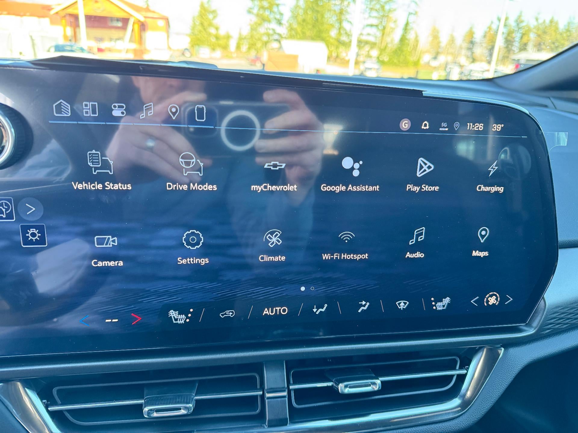 2026 Chevrolet Equinox EV LT / ALL WHEEL DRIVE / 307 MILE RANGE / BLACKOUT PCKG / HEATED SEATS