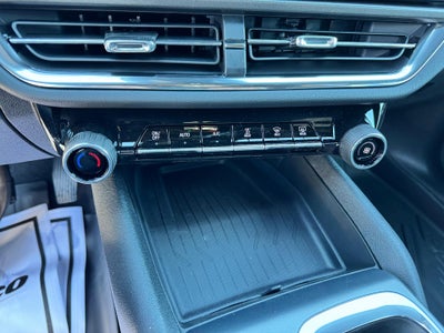 2026 Chevrolet Equinox EV LT / ALL WHEEL DRIVE / 307 MILE RANGE / BLACKOUT PCKG / HEATED SEATS