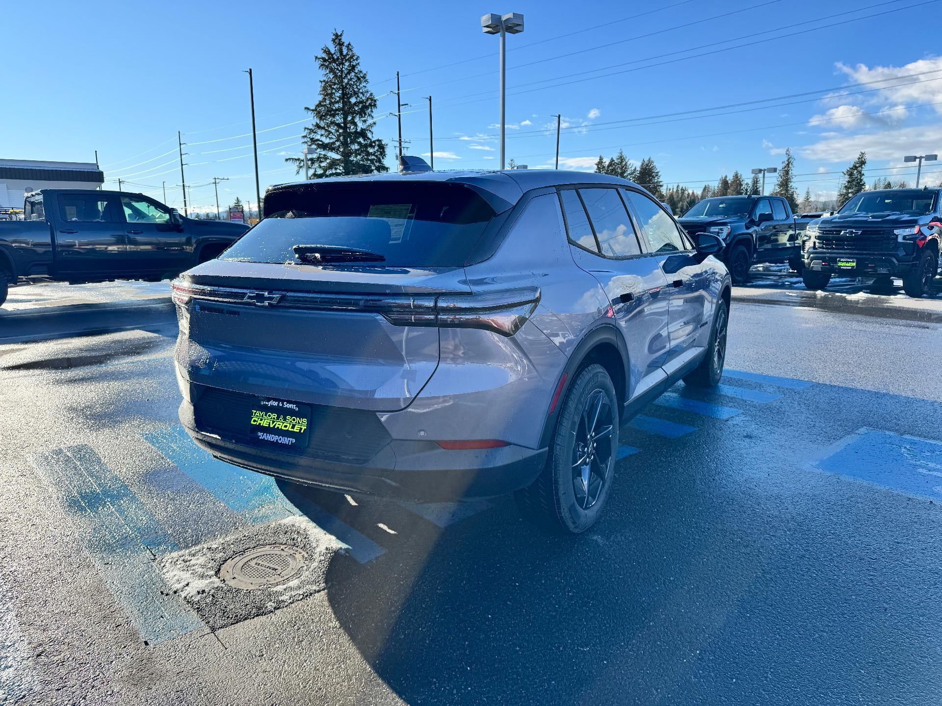 2026 Chevrolet Equinox EV LT / ALL WHEEL DRIVE / 307 MILE RANGE / BLACKOUT PCKG / HEATED SEATS