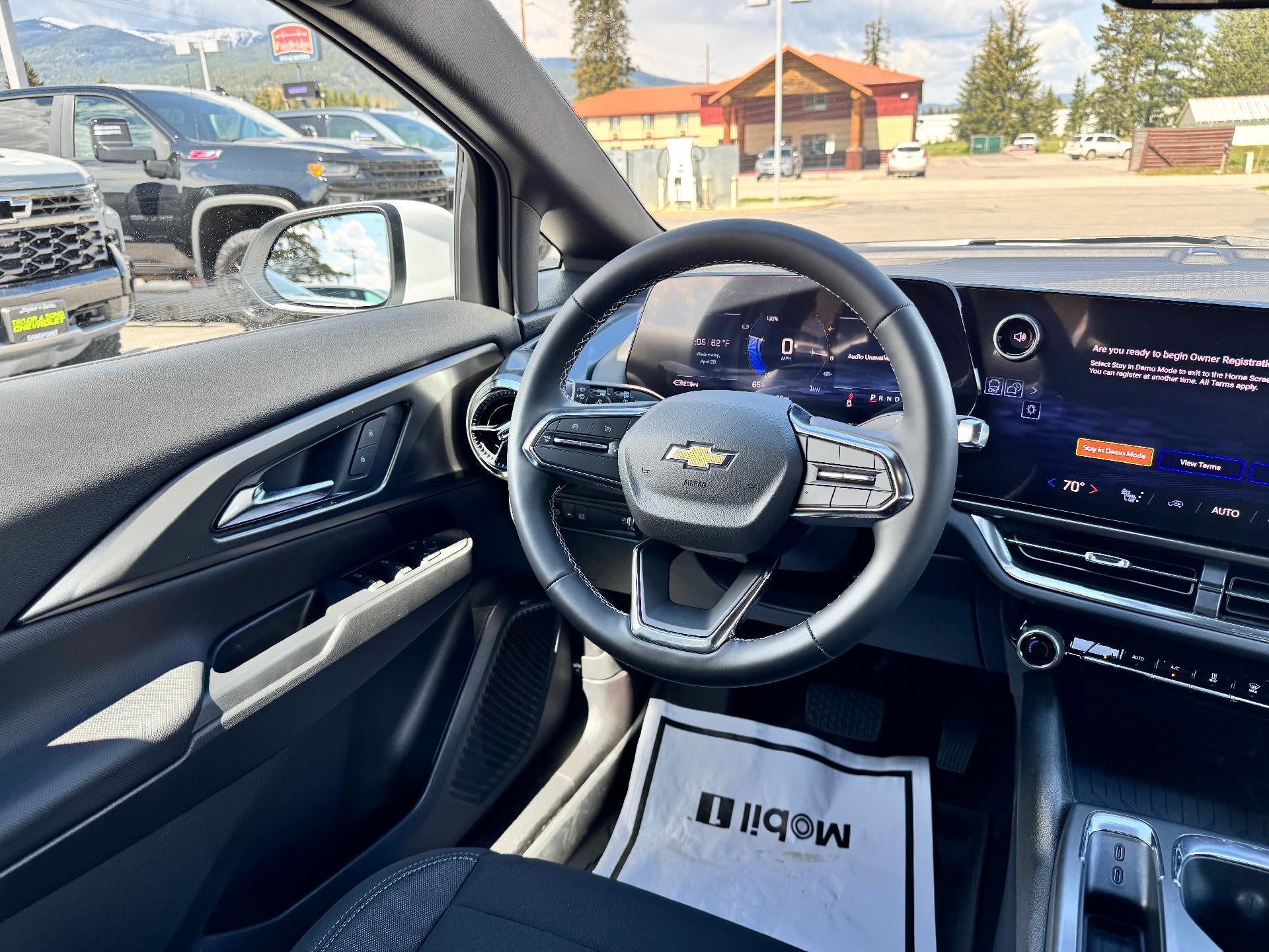 2026 Chevrolet Equinox EV LT / ALL WHEEL DRIVE / 307 MILE RANGE / ADAPTIVE CRUISE / SURROUND VISION / SAFETY PCKG