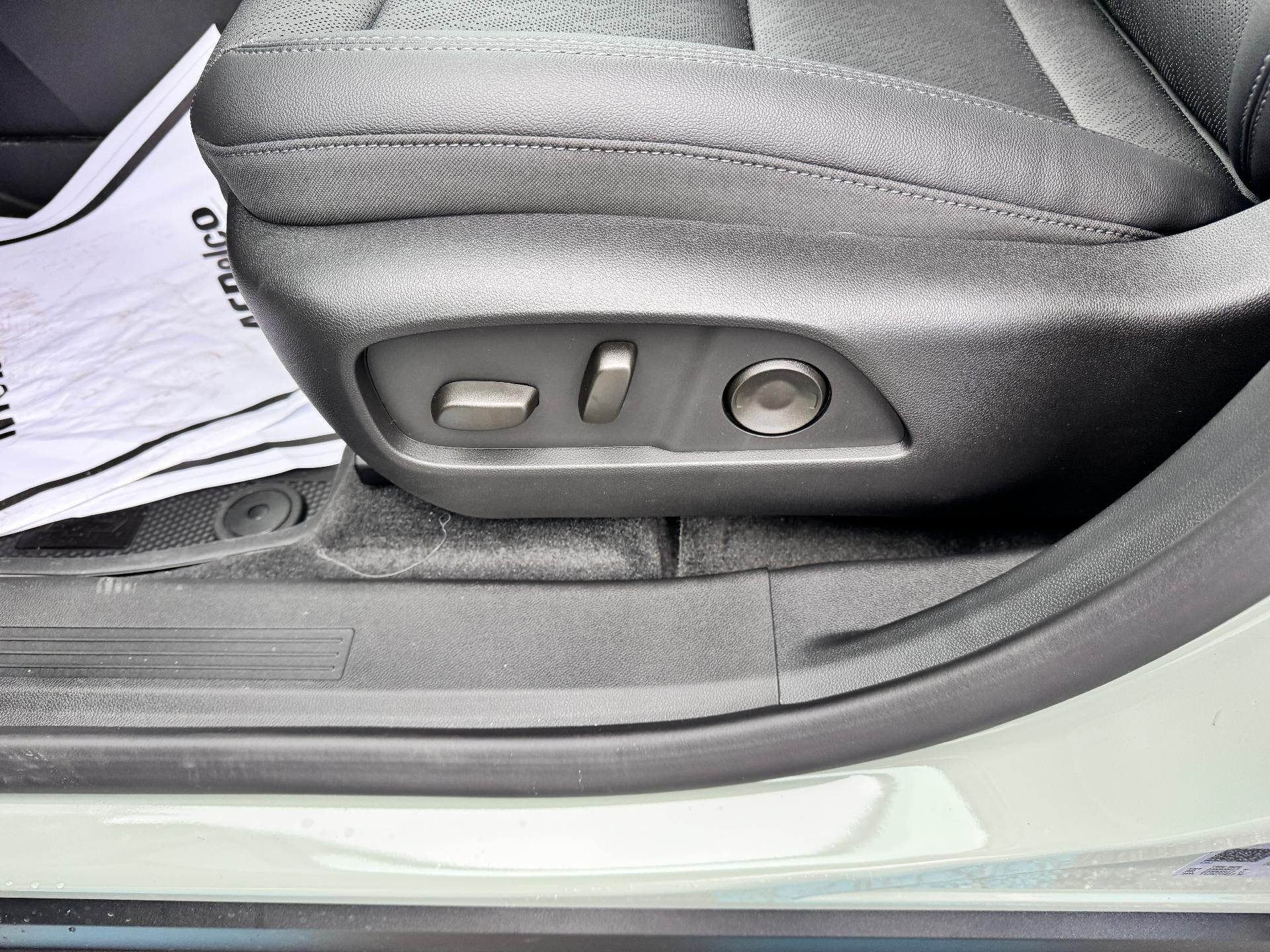 2026 Chevrolet Equinox LT / AWD / ADAPTIVE CRUISE / POWER GATE / HEATED SEATS