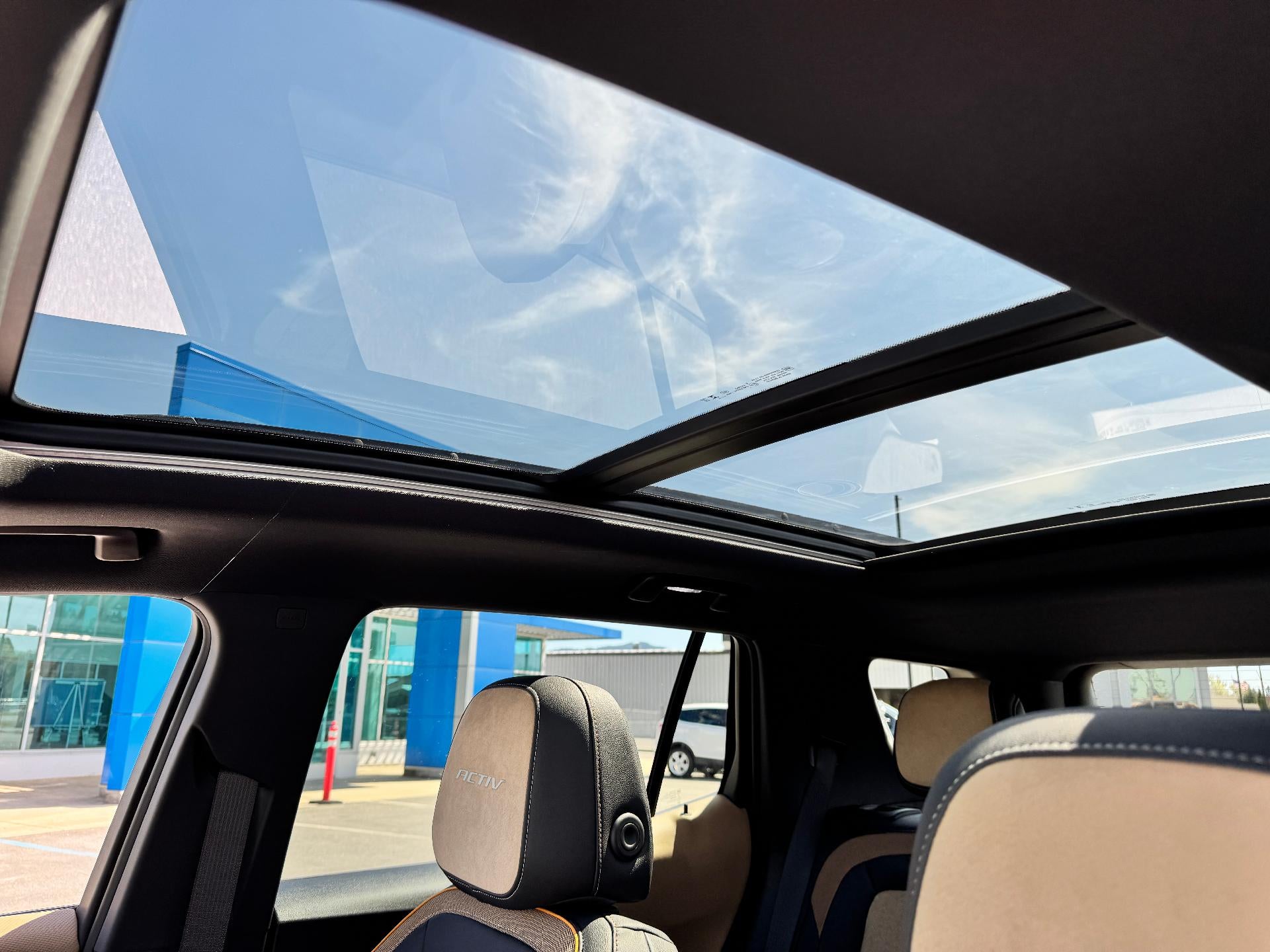 2026 Chevrolet Equinox ACTIV / 1.5 TURBO / AWD / PANO SUNROOF / ADAPTIVE CRUISE / SURROUND VISION