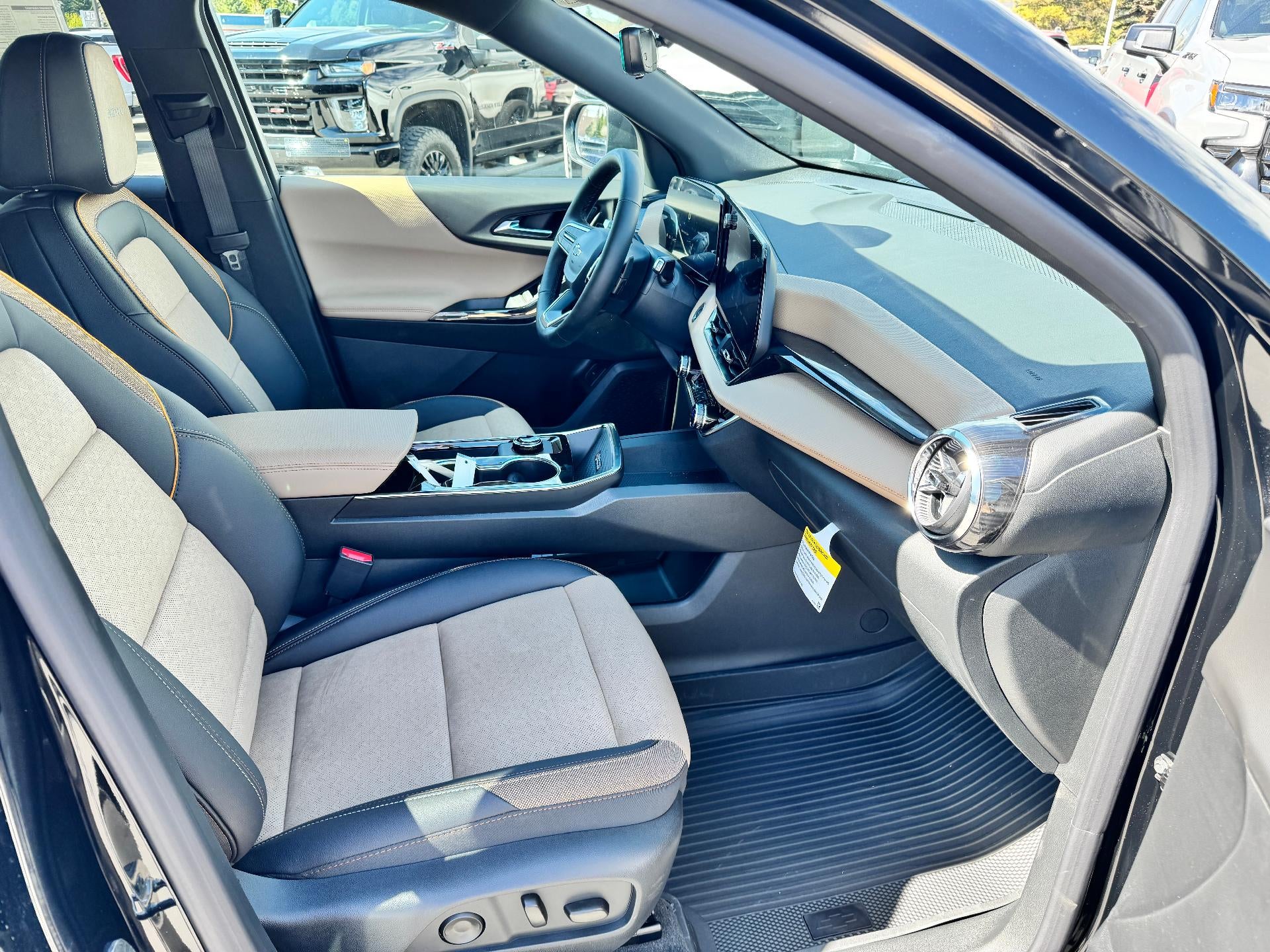 2026 Chevrolet Equinox ACTIV / 1.5 TURBO / AWD / PANO SUNROOF / ADAPTIVE CRUISE / SURROUND VISION