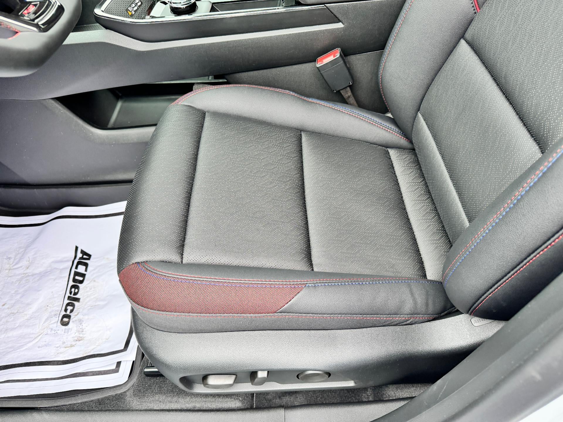 2026 Chevrolet Equinox RS / AWD / PANO SUNROOF / SURROUND VISION / ADAPTIVE CRUISE