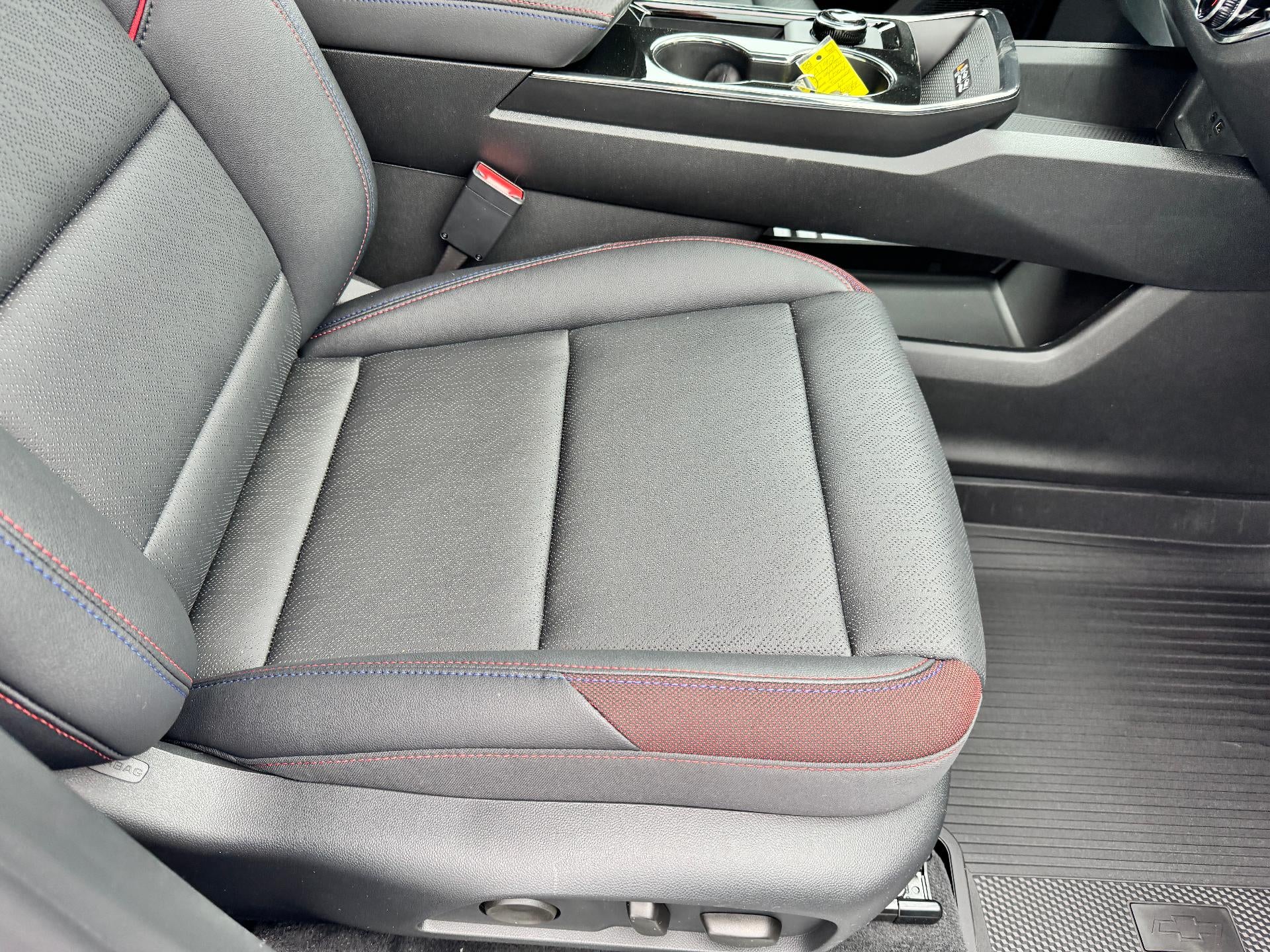 2026 Chevrolet Equinox RS / AWD / PANO SUNROOF / SURROUND VISION / ADAPTIVE CRUISE