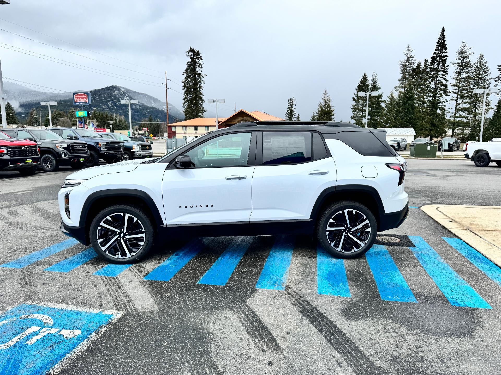 2026 Chevrolet Equinox RS / AWD / PANO SUNROOF / SURROUND VISION / ADAPTIVE CRUISE