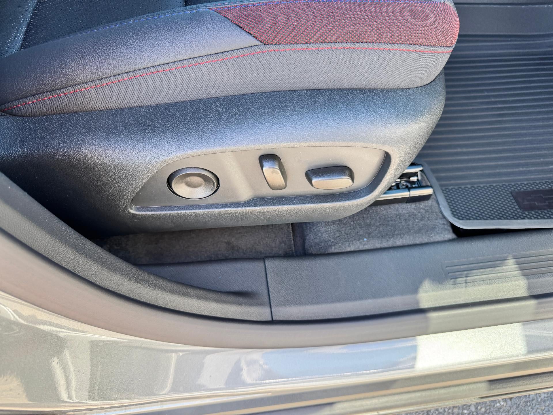 2026 Chevrolet Equinox RS / 1.5 TURBO / AWD / PANO SUNROOF / ADAPTIVE CRUISE / SURROUND VISION