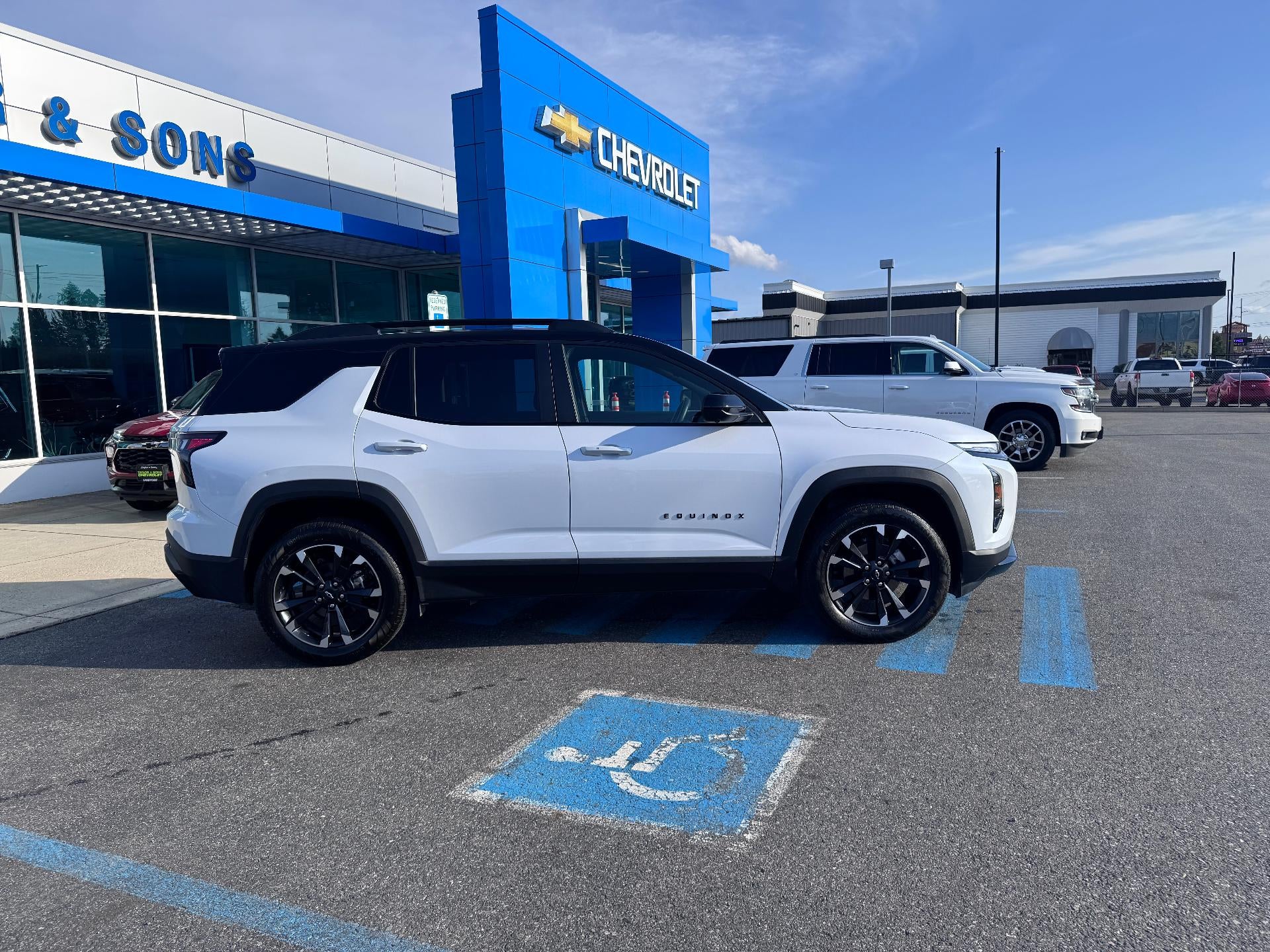 2026 Chevrolet Equinox RS / ALL WHEEL DRIVE / 1.5 TURBO / PANO SUNROOF / 1 OWNER / 6K MILES