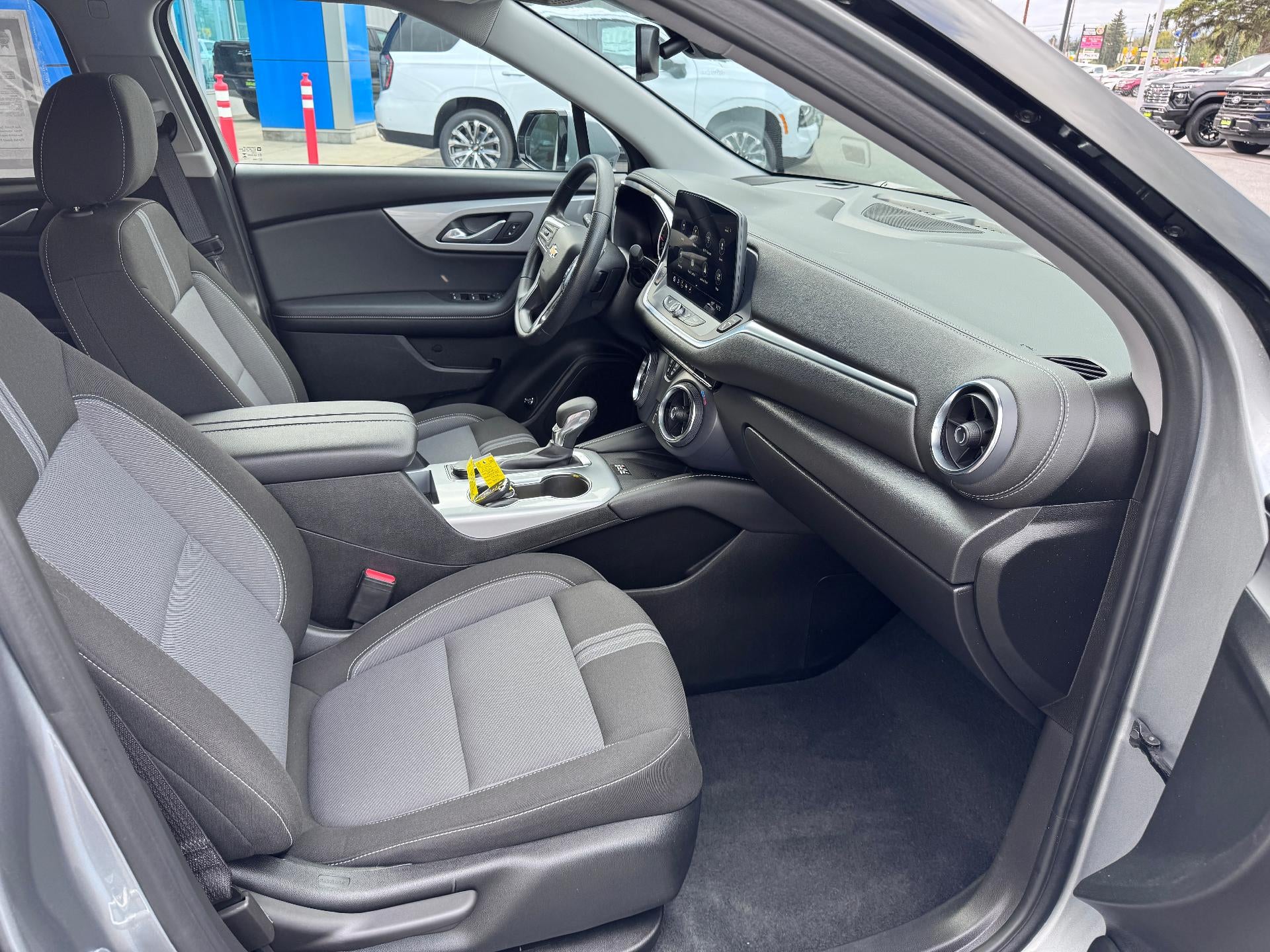 2025 Chevrolet Blazer LT / ALL WHEEL DRIVE / 2.0 TURBO / ADAPTIVE CRUISE / SAFETY PCKG / WARRANTY