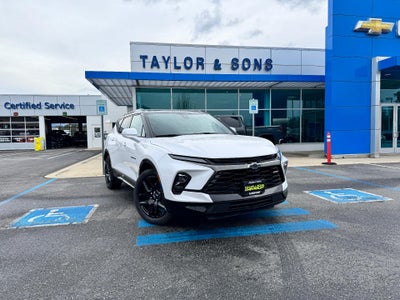 2025 Chevrolet Blazer RS / AWD / PANO SUNROOF / ADAPTIVE CRUISE / SURROUND VISION / 11K MILES