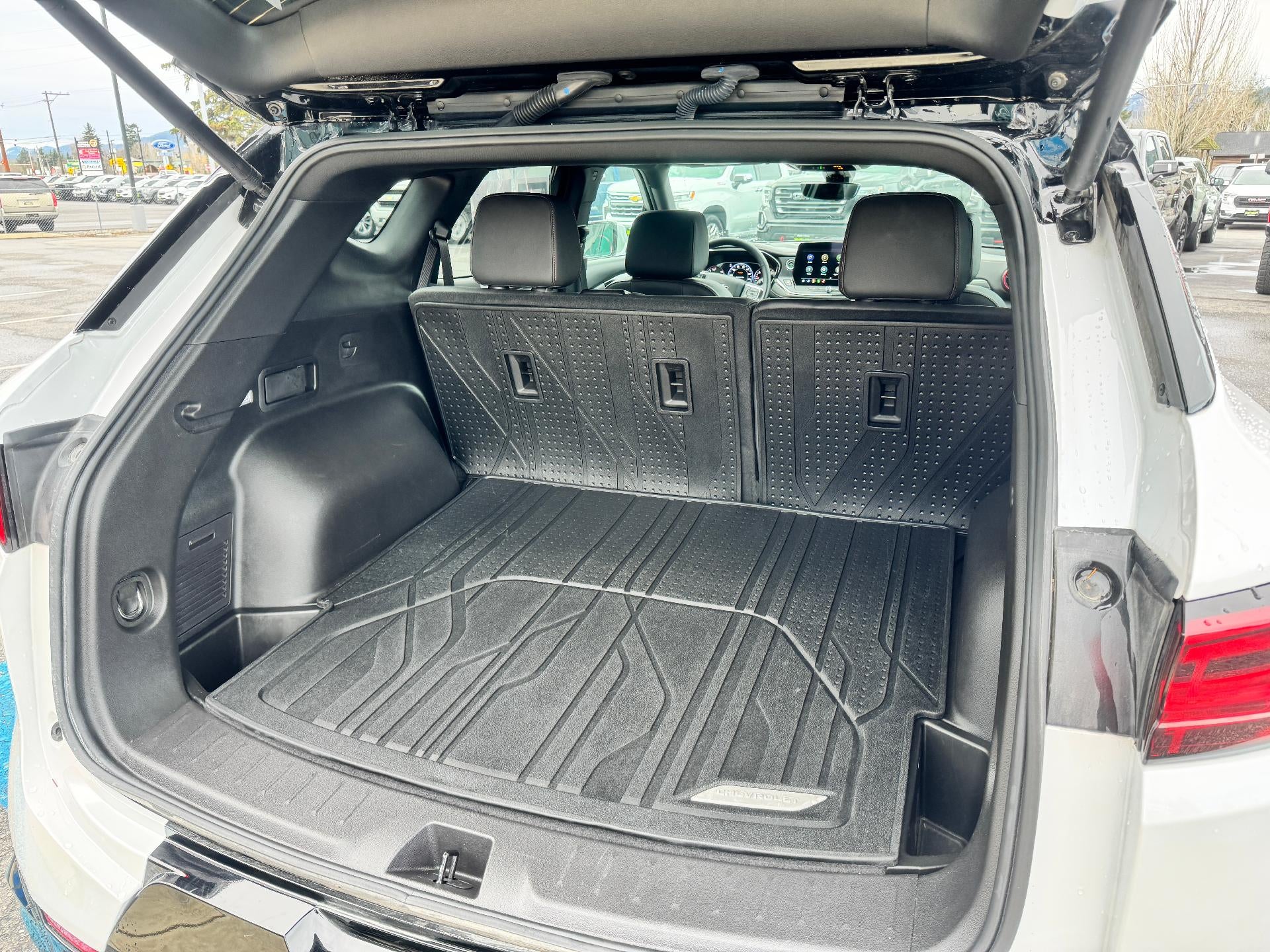 2025 Chevrolet Blazer RS / AWD / PANO SUNROOF / ADAPTIVE CRUISE / SURROUND VISION / 11K MILES