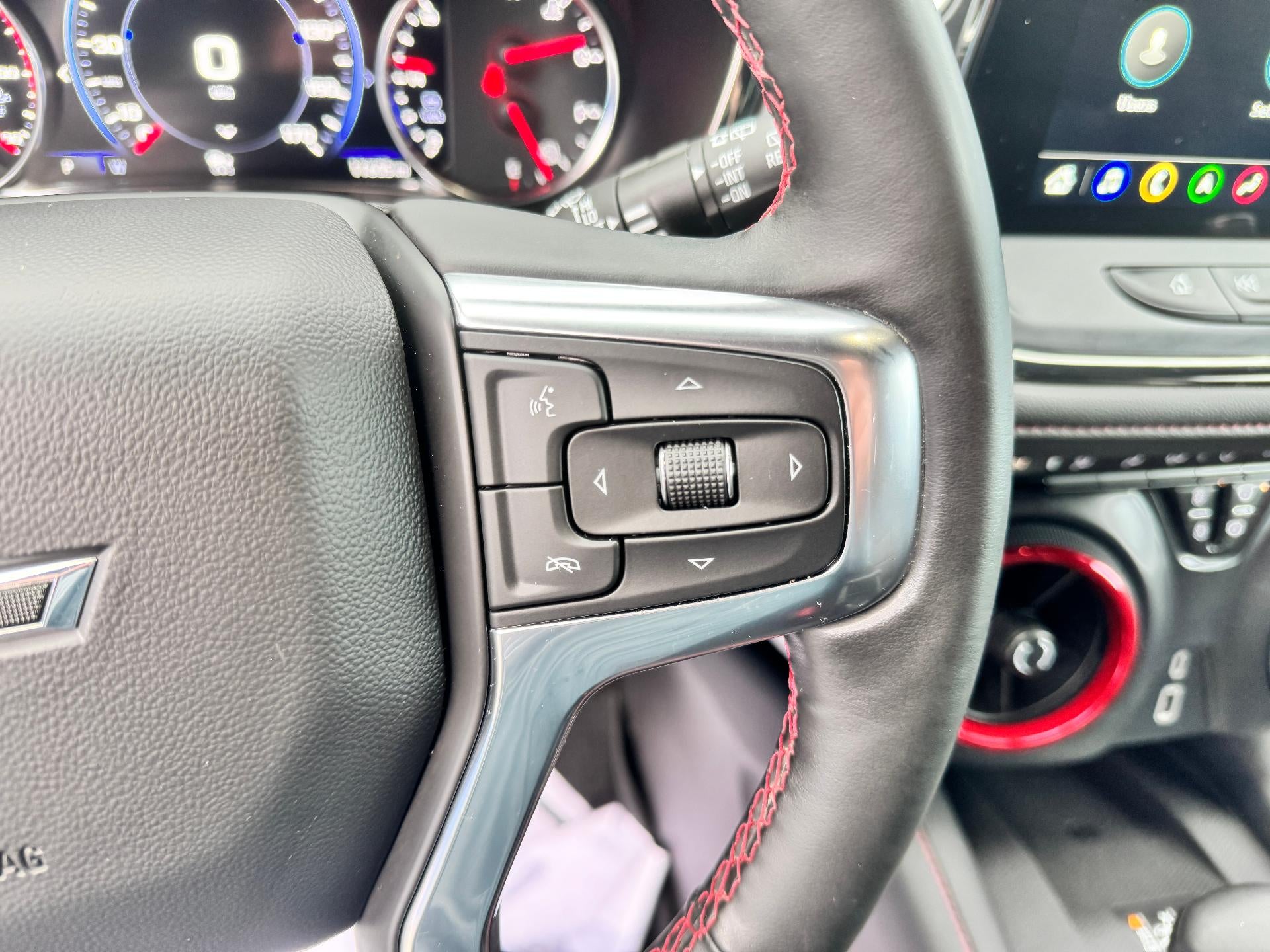 2025 Chevrolet Blazer RS / AWD / PANO SUNROOF / ADAPTIVE CRUISE / SURROUND VISION / 11K MILES