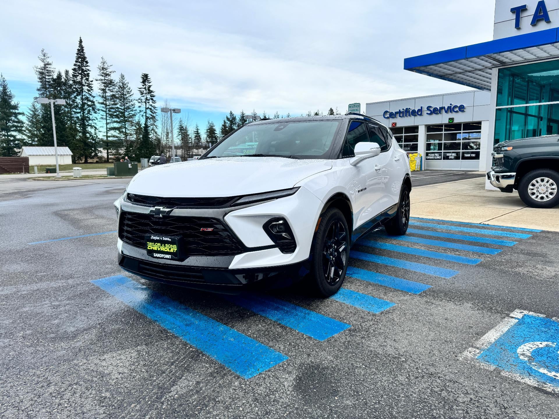 2025 Chevrolet Blazer RS / AWD / PANO SUNROOF / ADAPTIVE CRUISE / SURROUND VISION / 11K MILES