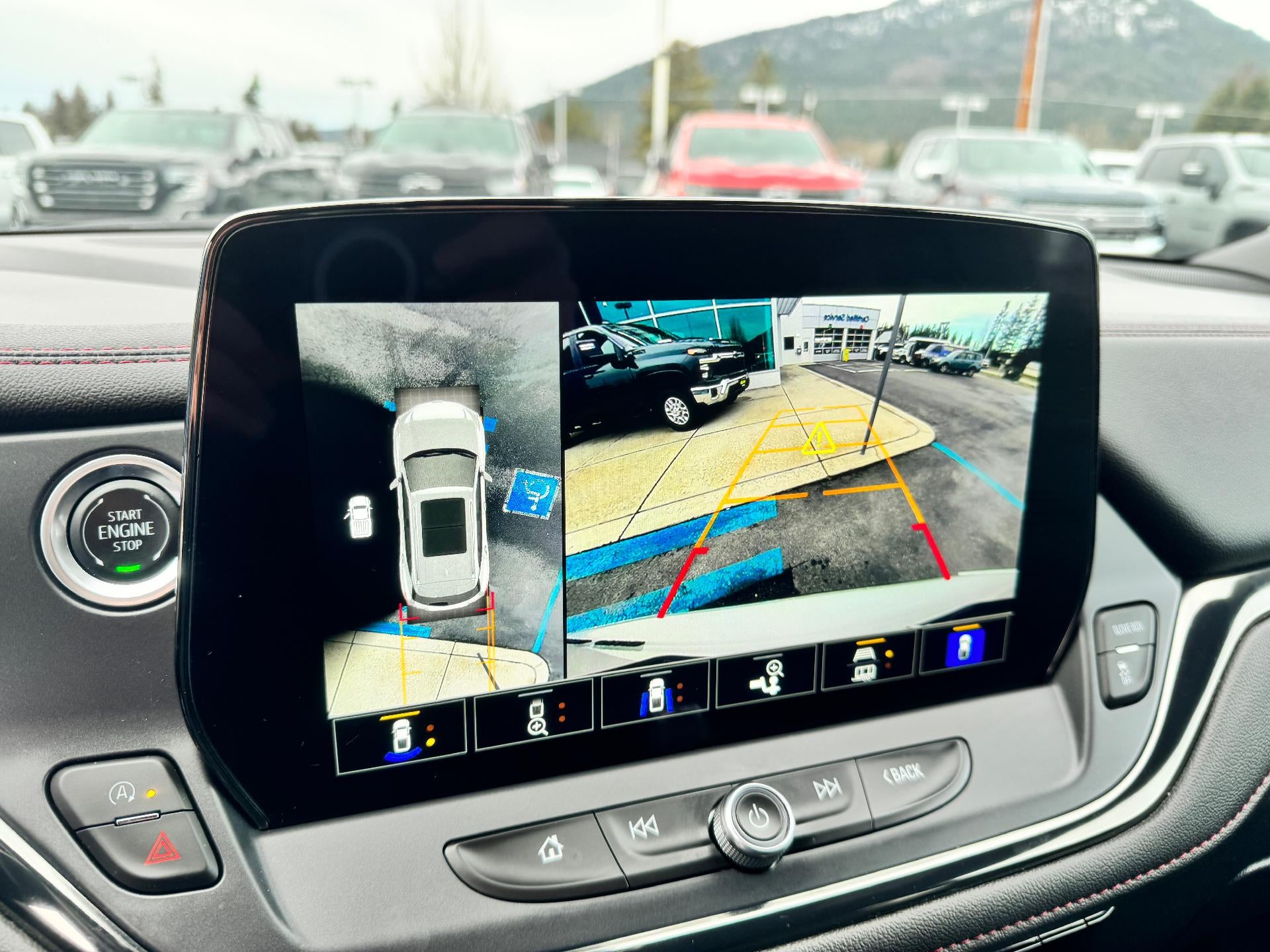 2025 Chevrolet Blazer RS / AWD / PANO SUNROOF / ADAPTIVE CRUISE / SURROUND VISION / 11K MILES