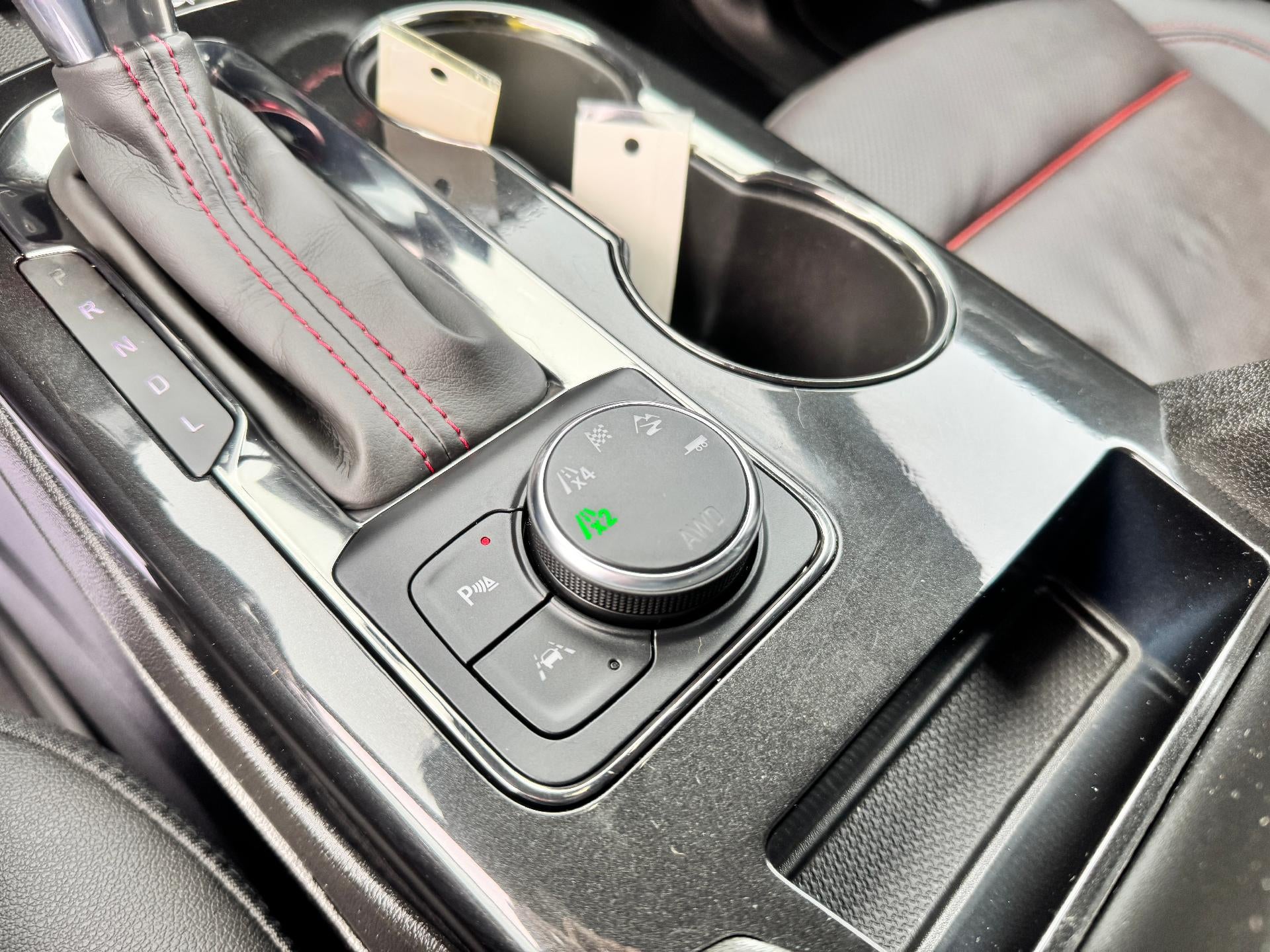 2025 Chevrolet Blazer RS / AWD / PANO SUNROOF / ADAPTIVE CRUISE / SURROUND VISION / 11K MILES