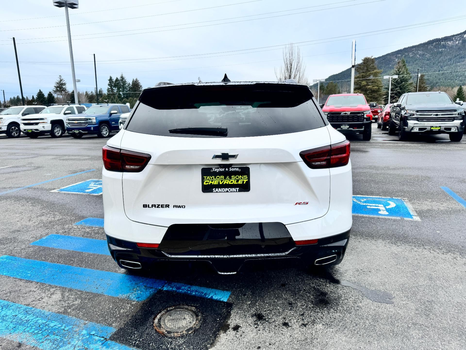2025 Chevrolet Blazer RS / AWD / PANO SUNROOF / ADAPTIVE CRUISE / SURROUND VISION / 11K MILES