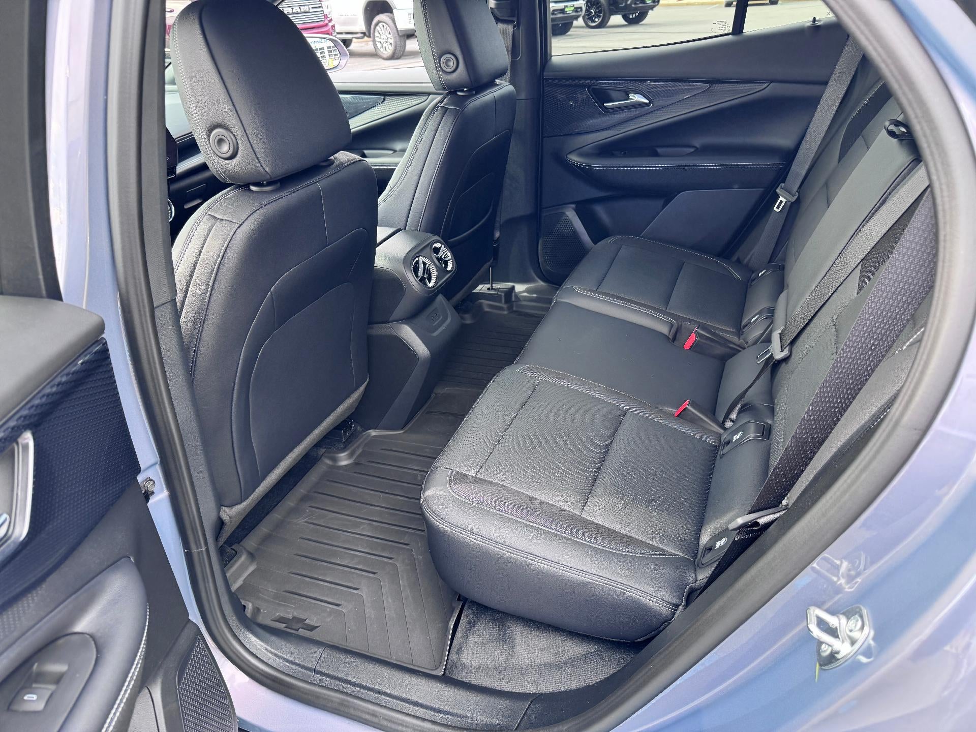 2025 Chevrolet Blazer EV LT / ALL WHEEL DRIVE / 283 MILE RANGE / ADAPTIVE CRUISE / SURROUND VISION / 1 OWNER / 12K MILES