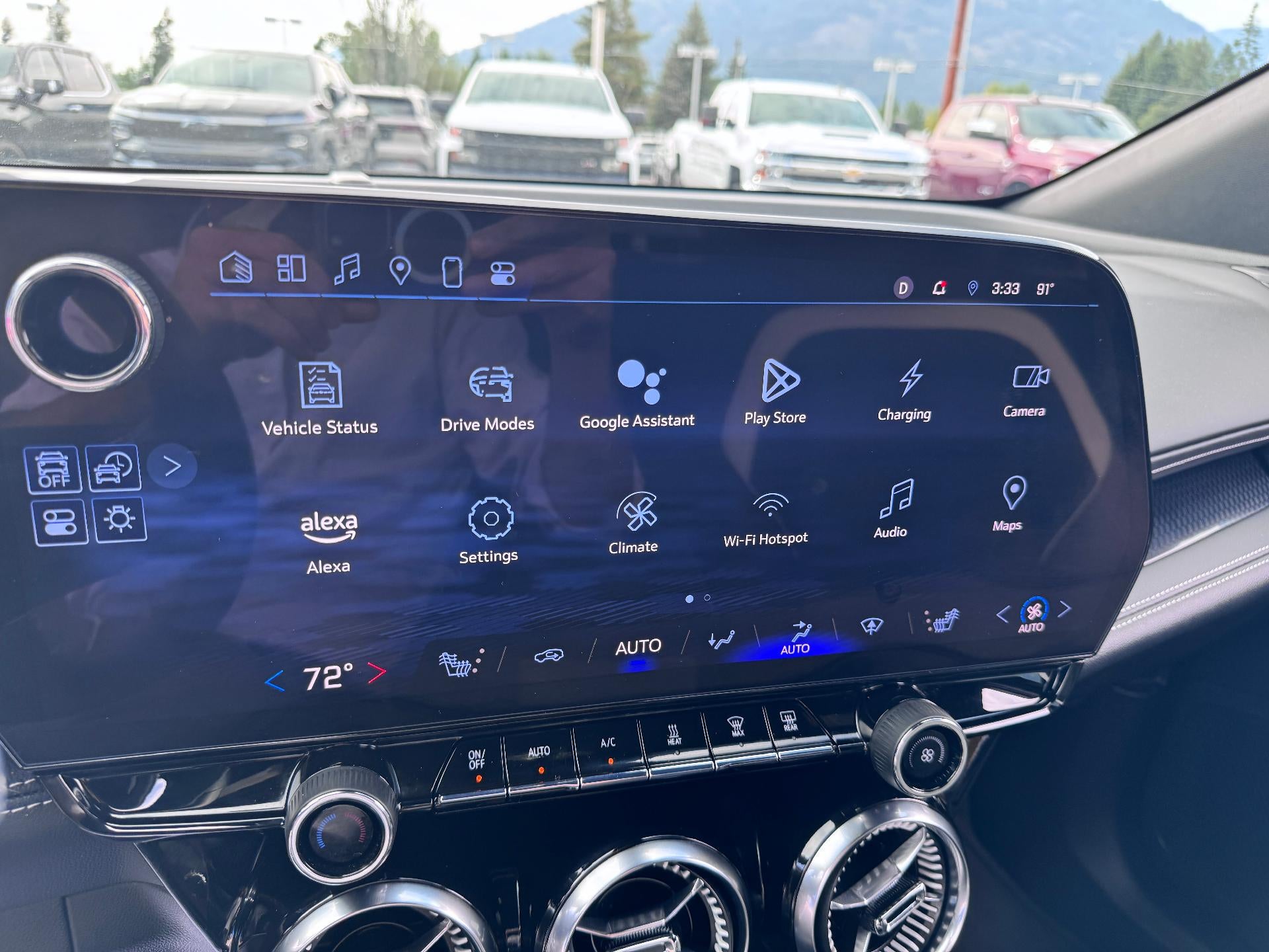 2025 Chevrolet Blazer EV LT / ALL WHEEL DRIVE / 283 MILE RANGE / ADAPTIVE CRUISE / SURROUND VISION / 1 OWNER / 12K MILES