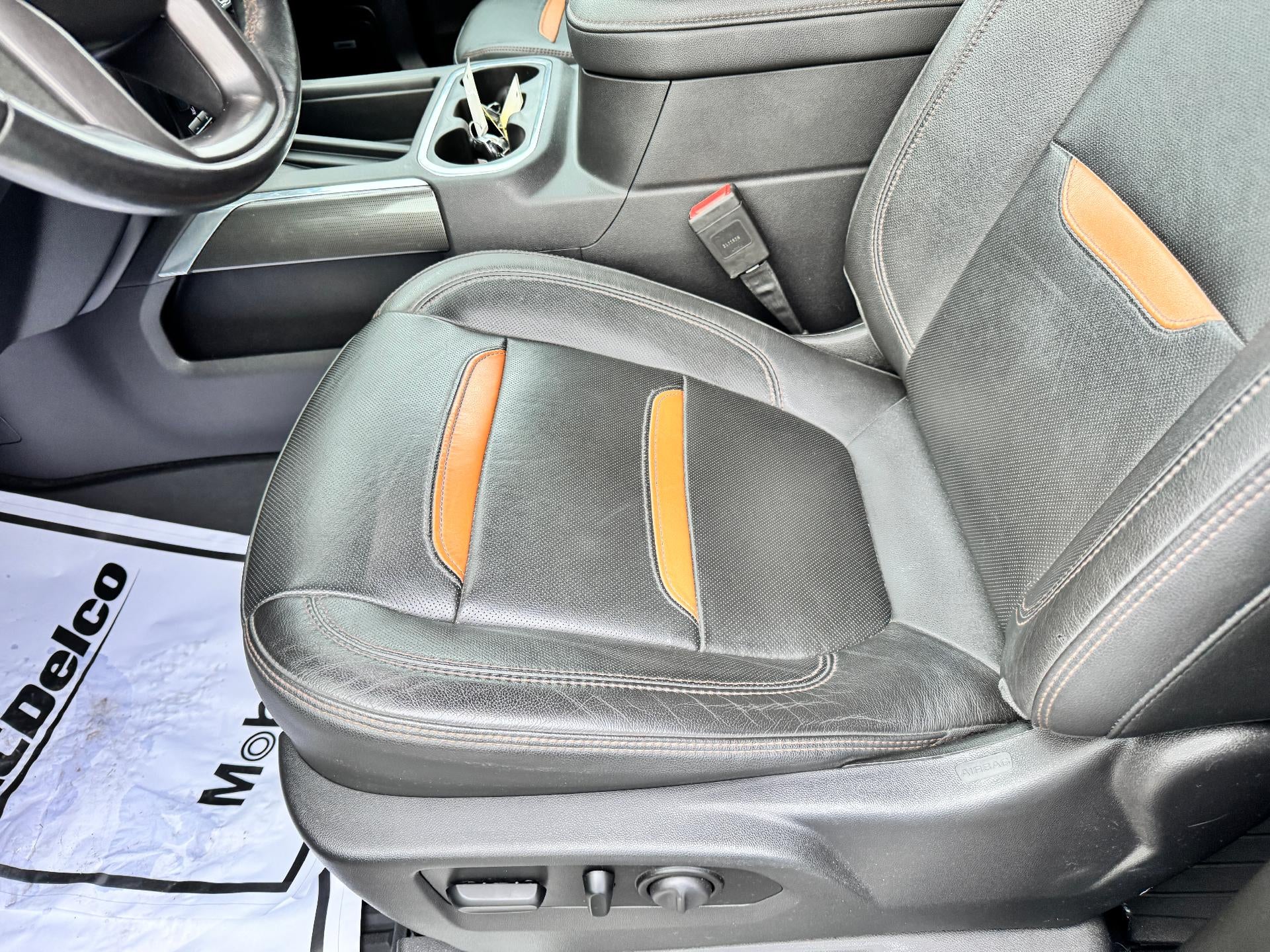 2020 GMC Sierra 1500 AT4 / CREW / 6.2 LITER V8 / TECH PCKG / 1 OWNER / 24K MILES