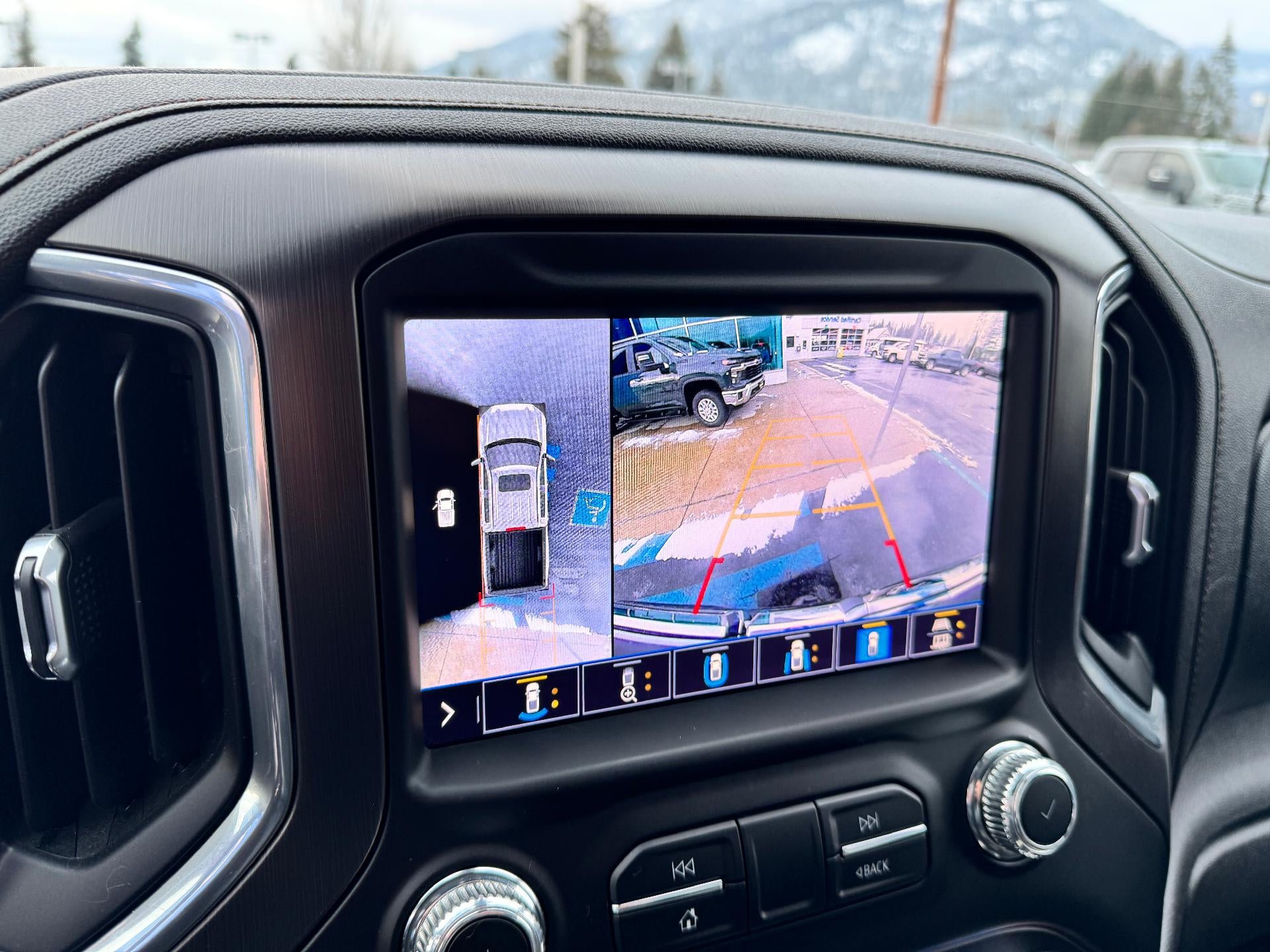 2020 GMC Sierra 1500 AT4 / CREW / 6.2 LITER V8 / TECH PCKG / 1 OWNER / 24K MILES