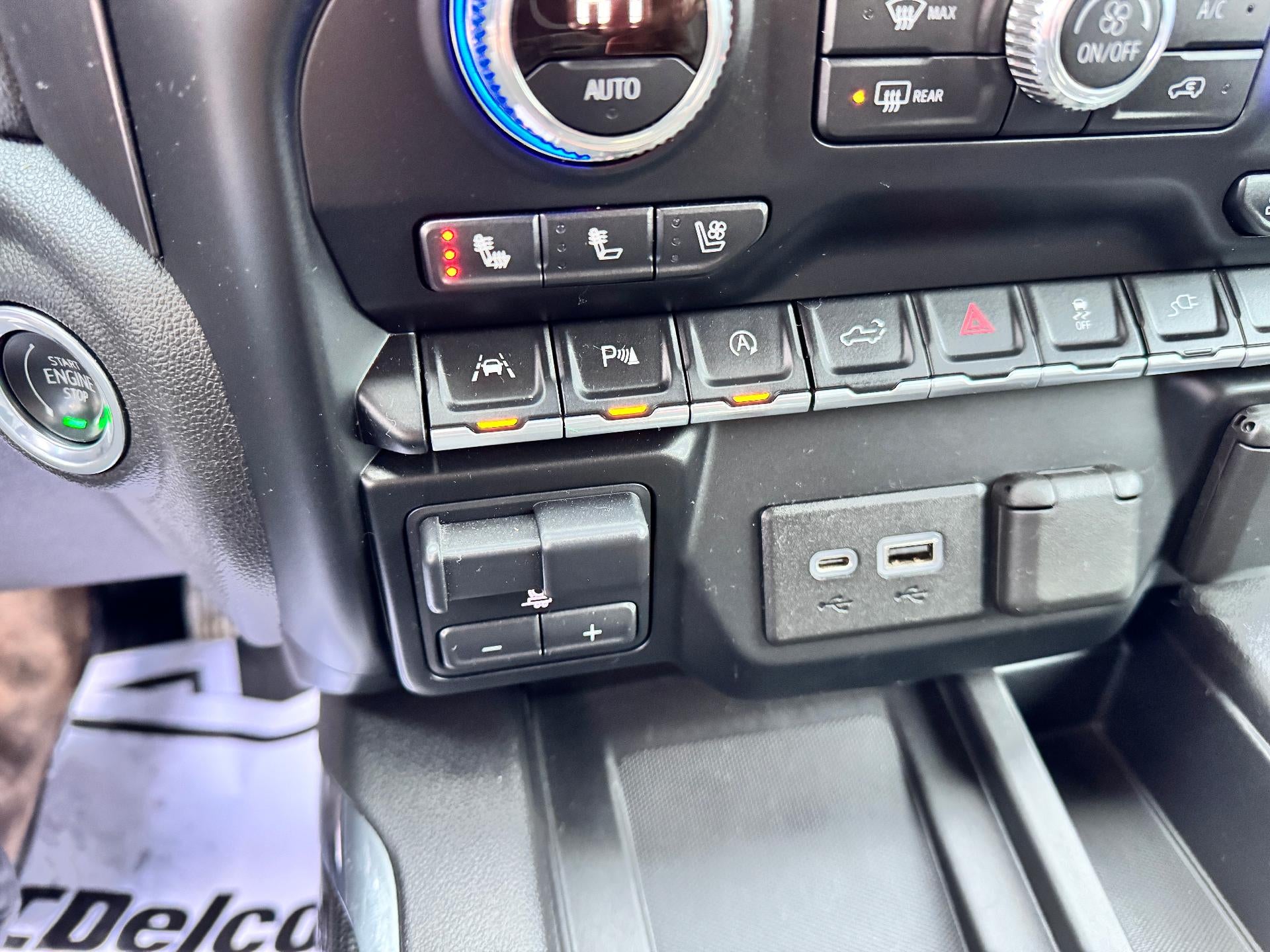 2020 GMC Sierra 1500 AT4 / CREW / 6.2 LITER V8 / TECH PCKG / 1 OWNER / 24K MILES