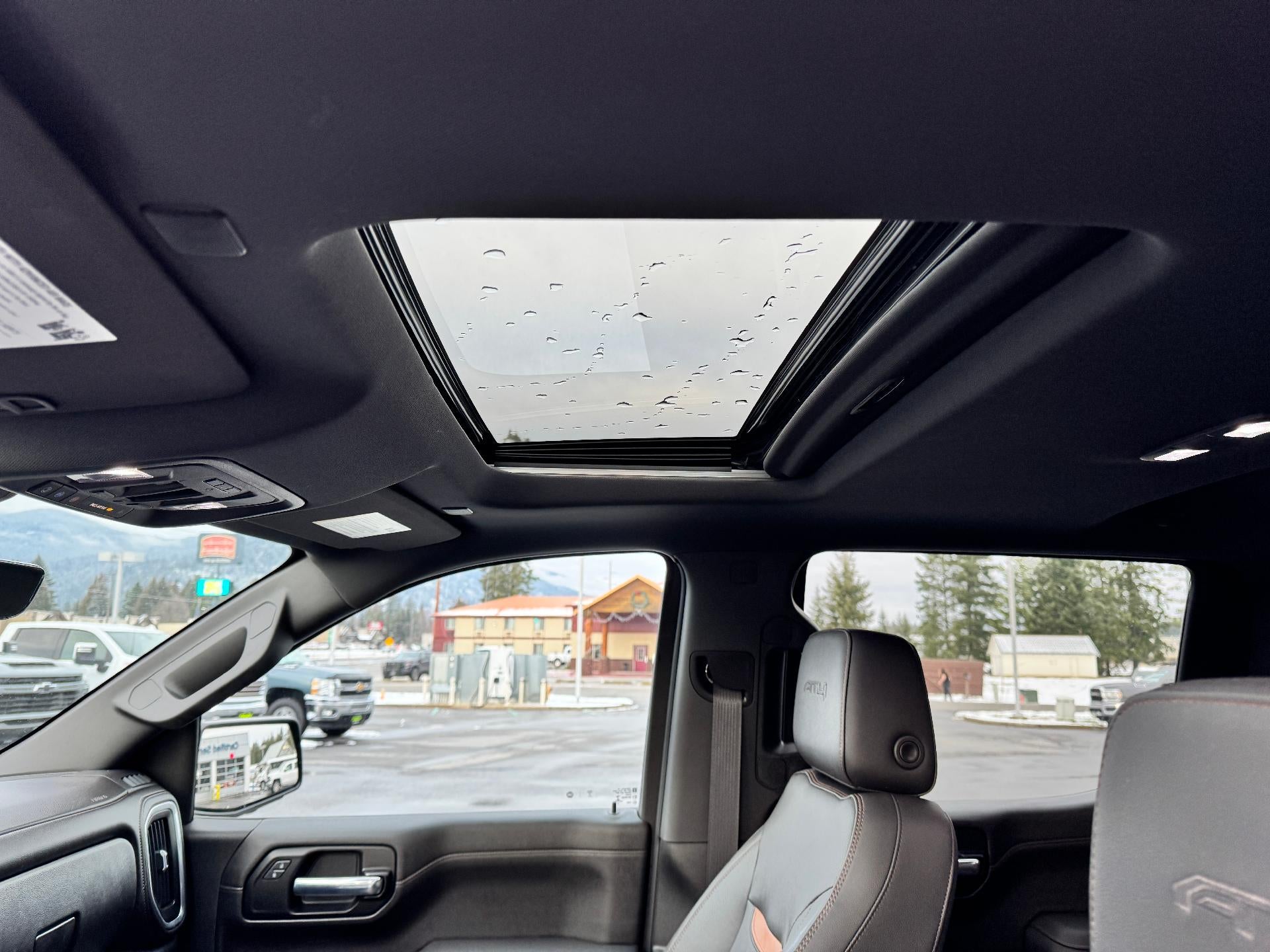 2020 GMC Sierra 1500 AT4 / CREW / 6.2 LITER V8 / TECH PCKG / 1 OWNER / 24K MILES