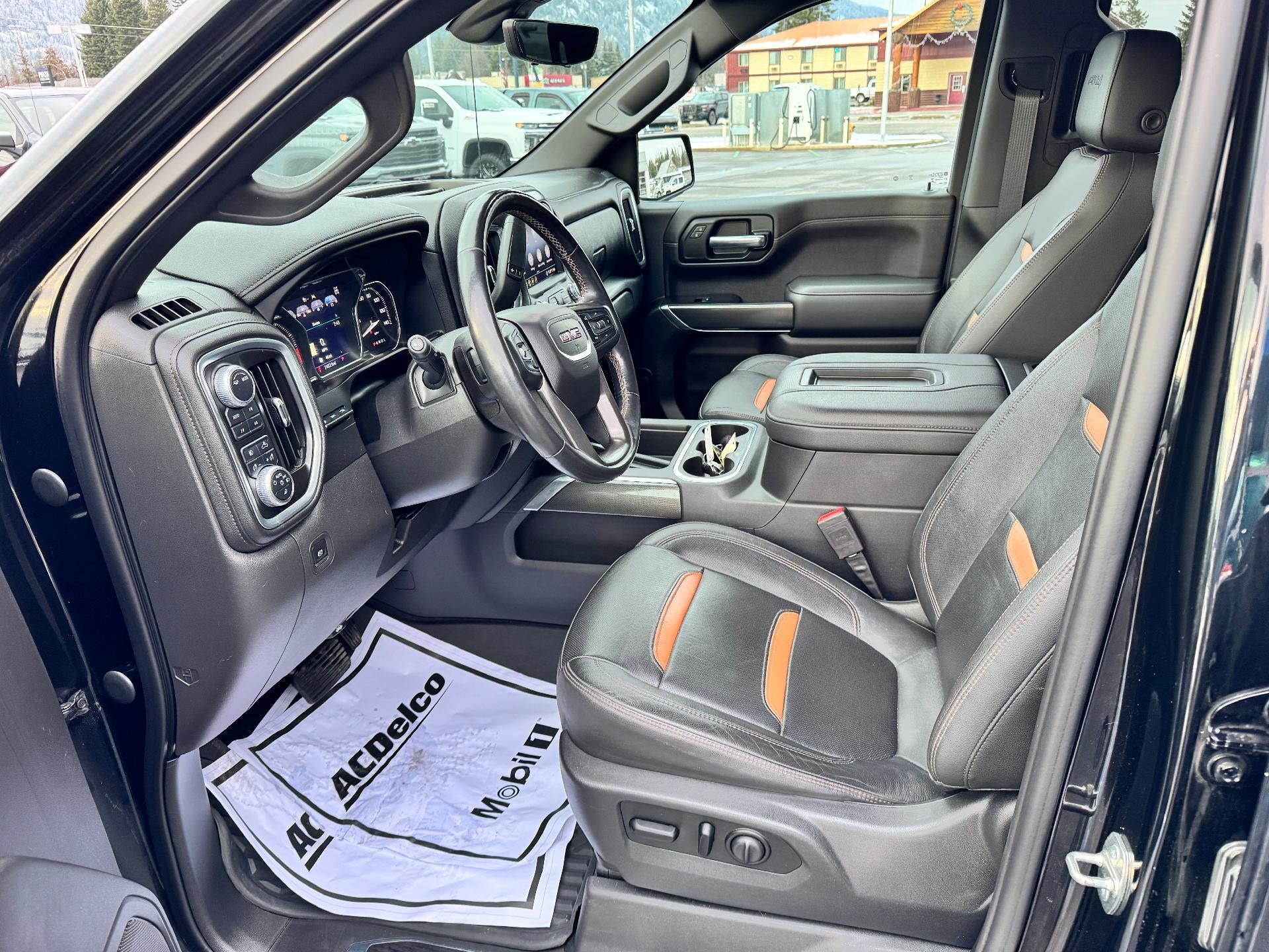 2020 GMC Sierra 1500 AT4 / CREW / 6.2 LITER V8 / TECH PCKG / 1 OWNER / 24K MILES