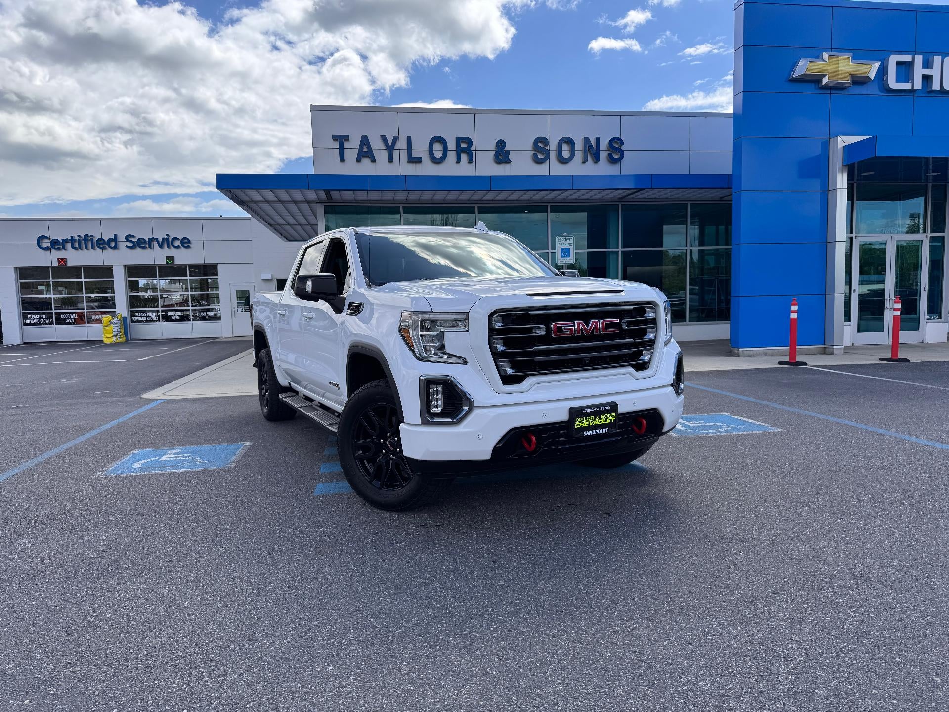 2019 GMC Sierra 4WD Crew Cab Short Box AT4's photo