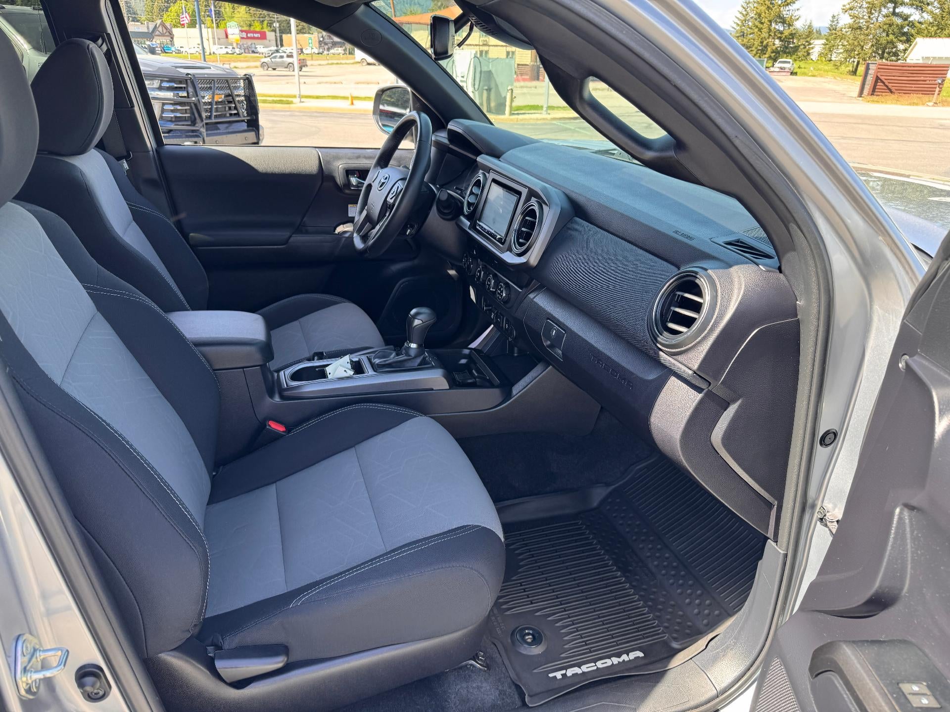 2020 Toyota Tacoma 4WD TRD OFF ROAD / DOUBLE CAB / 3.5 LITER V6 / 6 FOOT BOX / 50K MILES