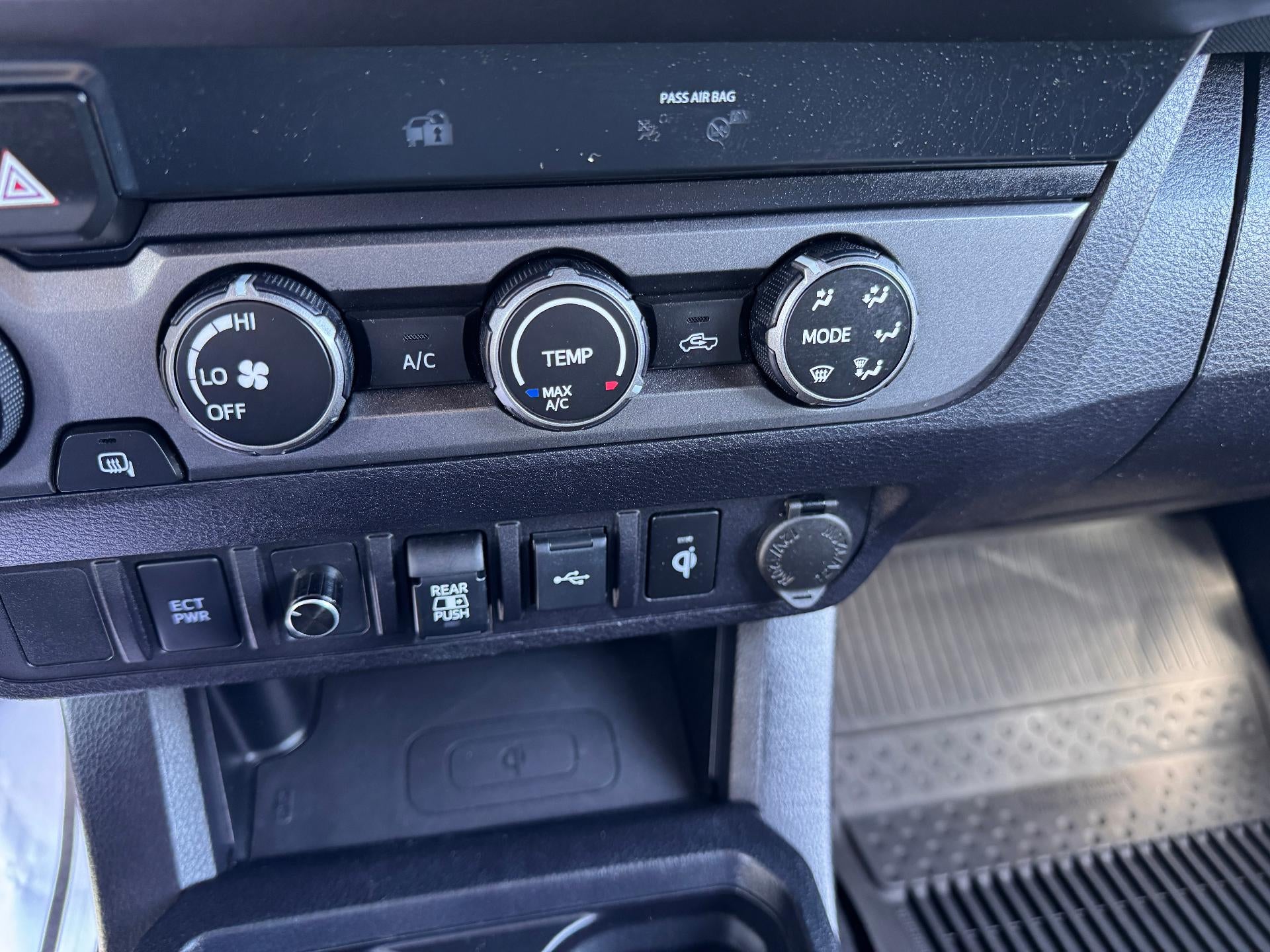 2020 Toyota Tacoma 4WD TRD OFF ROAD / DOUBLE CAB / 3.5 LITER V6 / 6 FOOT BOX / 50K MILES