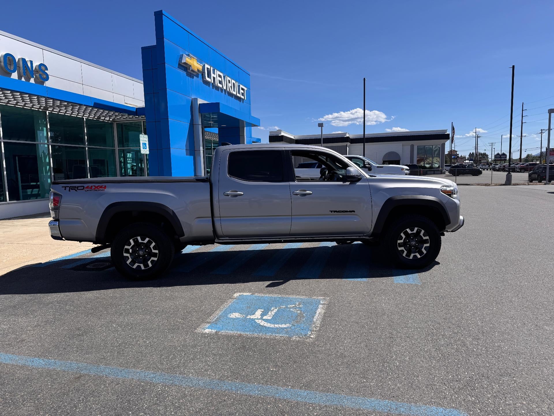 2020 Toyota Tacoma 4WD TRD OFF ROAD / DOUBLE CAB / 3.5 LITER V6 / 6 FOOT BOX / 50K MILES