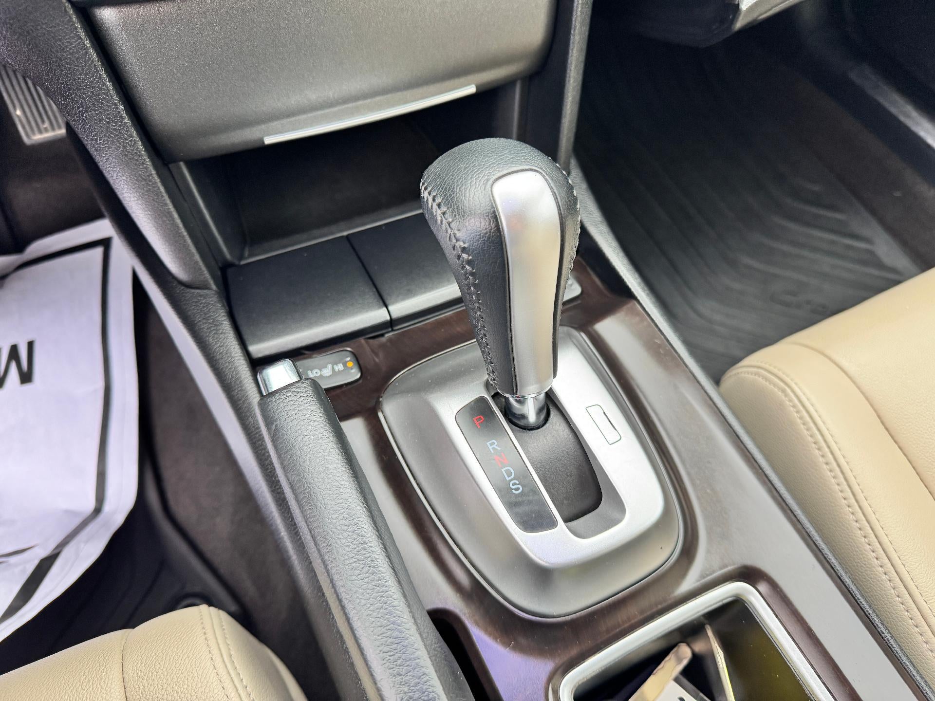 2013 Honda Crosstour EX-L / ALL WHEEL DRIVE / 3.5 V6 / SUNROOF / LEATHER / LOCAL TRADE