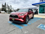 2023 Toyota Highlander XLE / AWD / LEATHER / SUNROOF / ADAPTIVE CRUISE / 1 OWNER