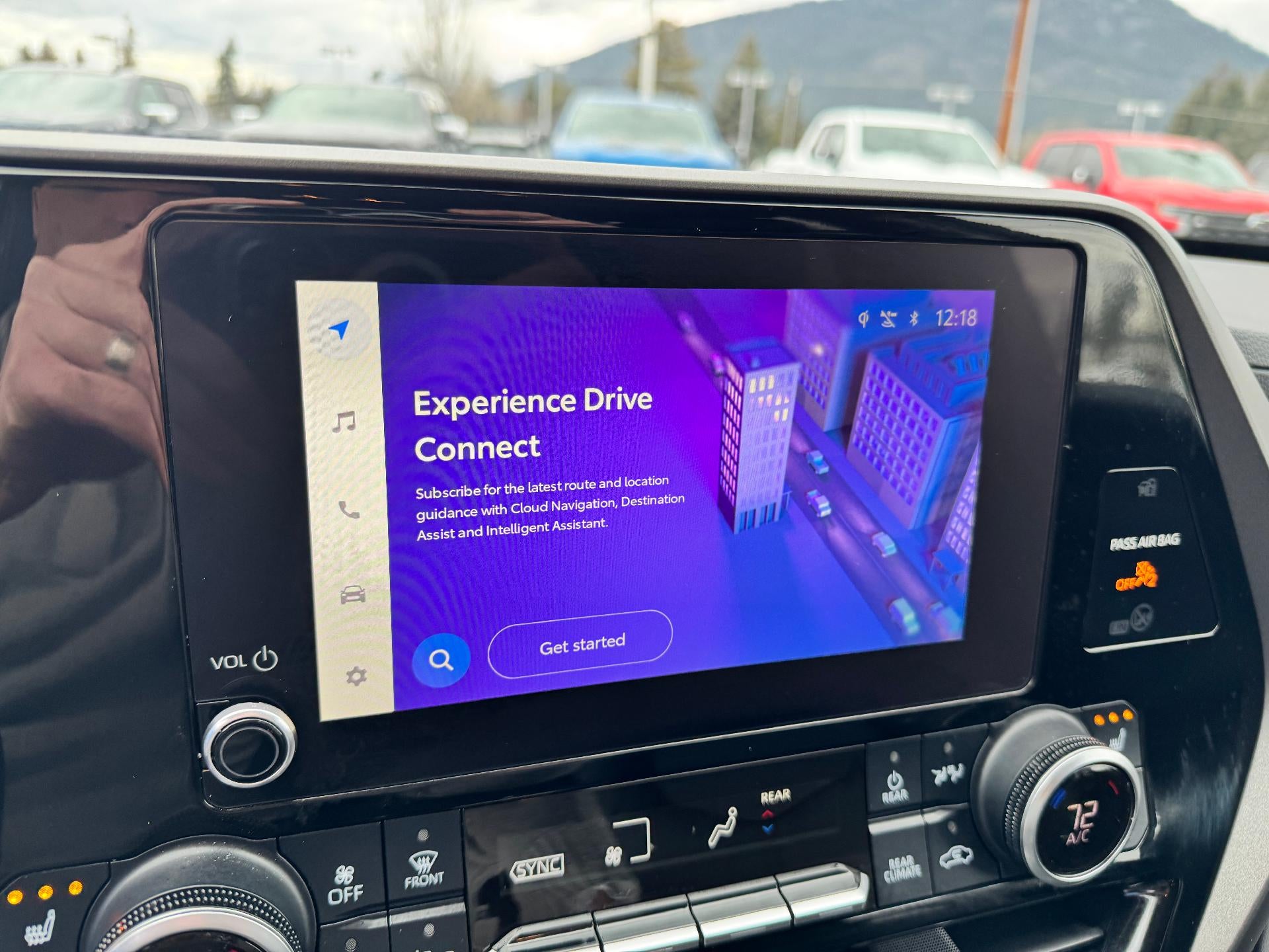 2023 Toyota Highlander XLE / AWD / LEATHER / SUNROOF / ADAPTIVE CRUISE / 1 OWNER