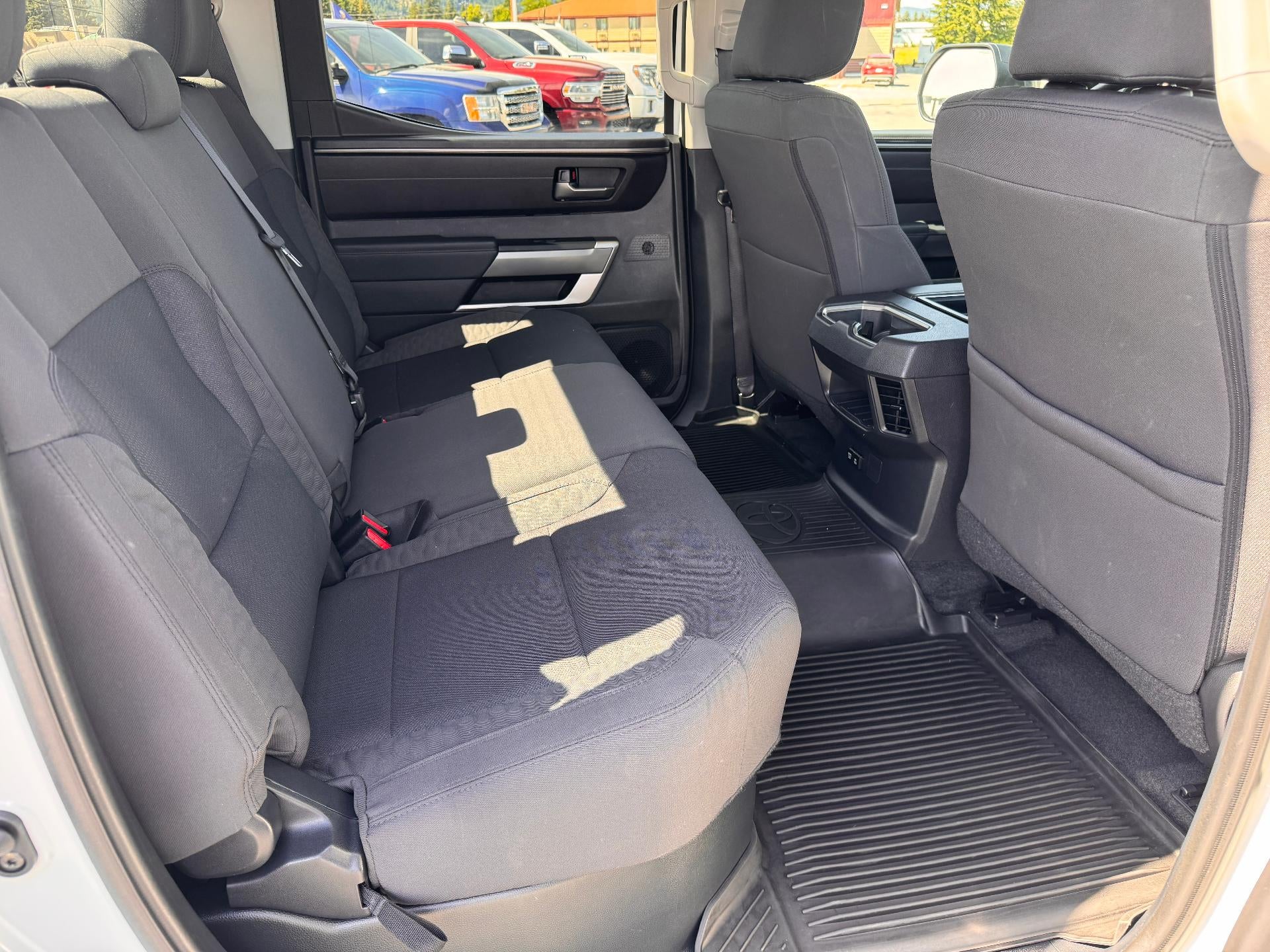 2024 Toyota Tundra 4WD SR5 / CREW / TRD OFF ROAD / SHORT BOX / 1 OWNER / WARRANTY
