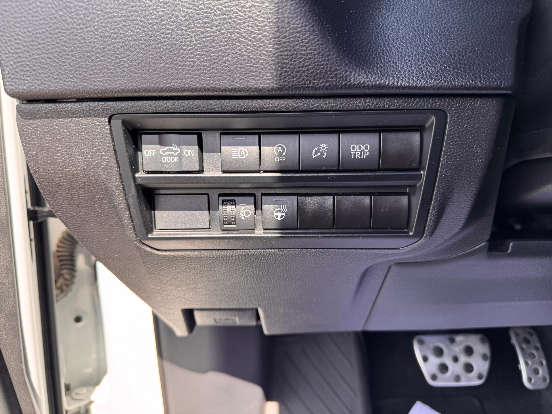 2024 Toyota Tundra 4WD SR5 / CREW / TRD OFF ROAD / SHORT BOX / 1 OWNER / WARRANTY