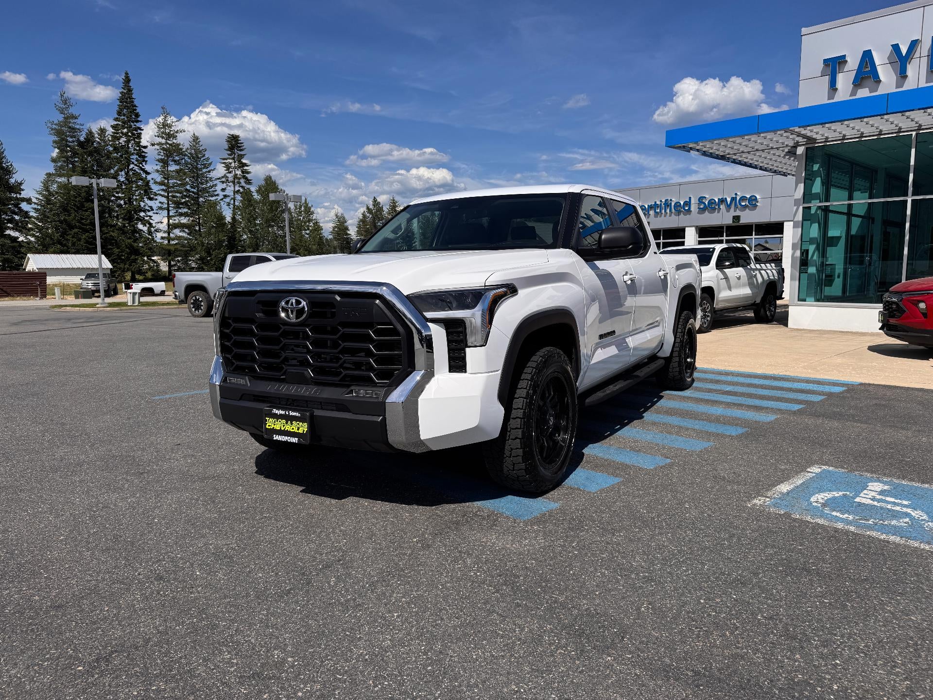 2024 Toyota Tundra 4WD SR5 / CREW / TRD OFF ROAD / SHORT BOX / 1 OWNER / WARRANTY