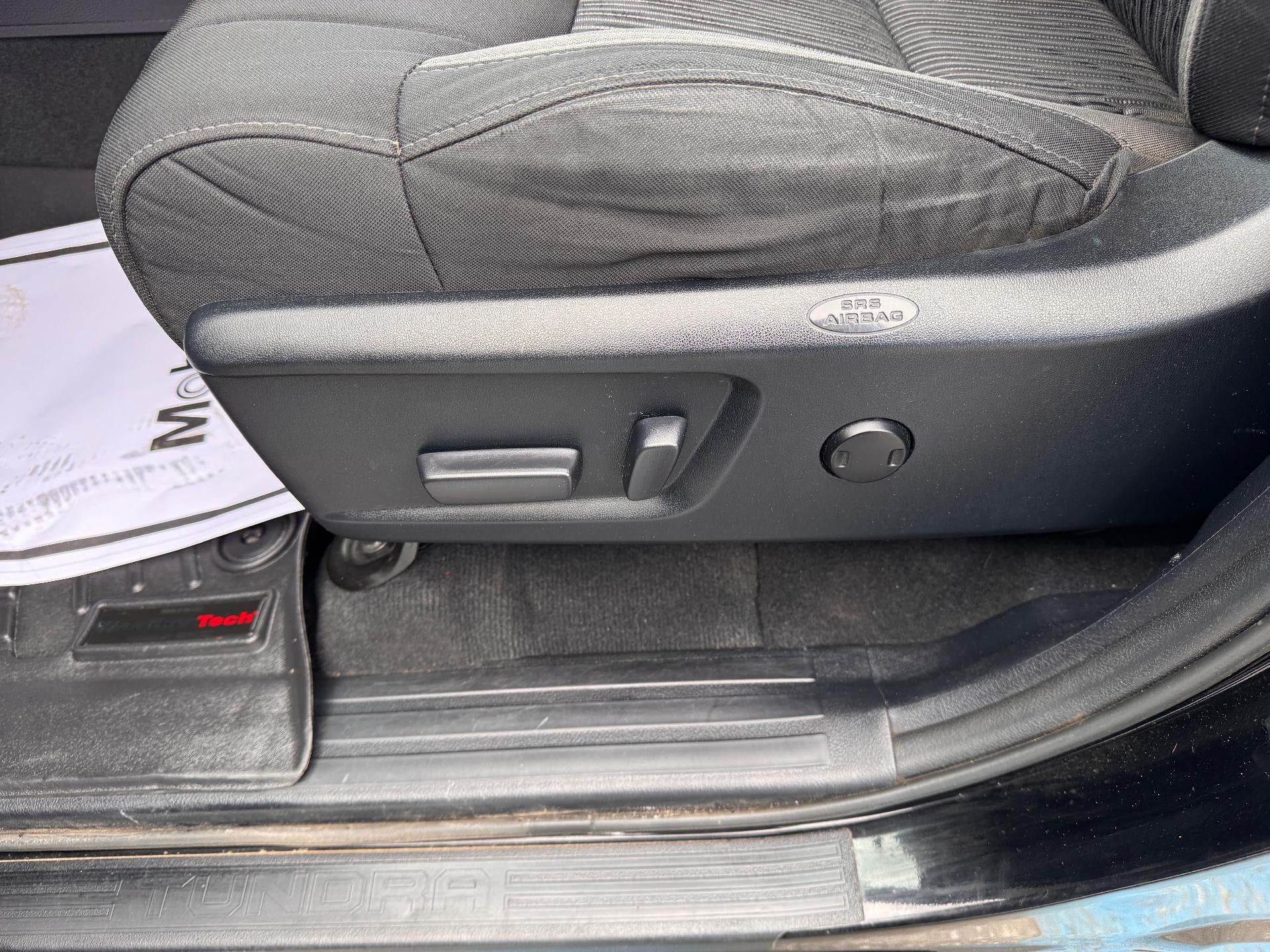 2014 Toyota Tundra 4WD Truck SR5 / DOUBLE CAB / 5.7 LITER I FORCE V8 / LOCAL TRADE